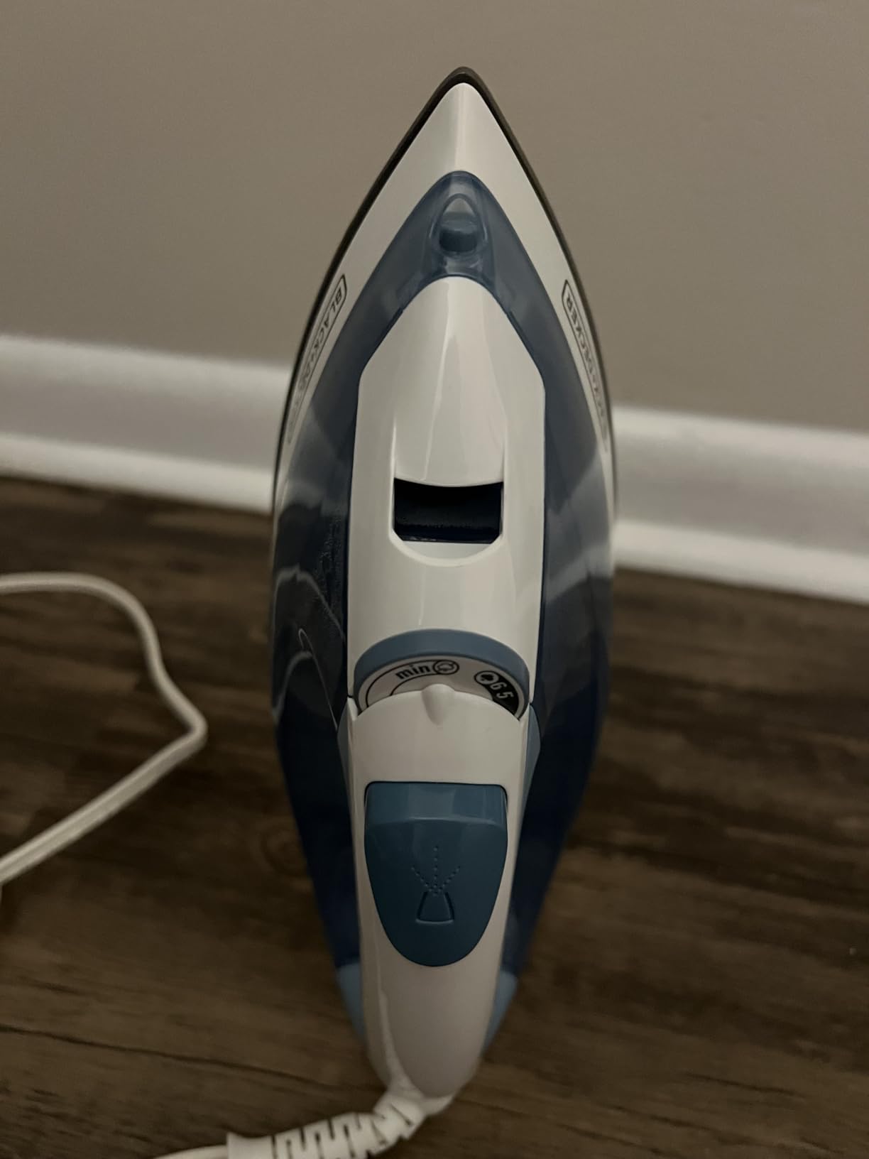 BLACK+DECKER Easy Steam Compact Iron for Clothes, Automatic Shutoff, Nonstick Plate, Light Weight, 1200 Watts - Customer Photo 1