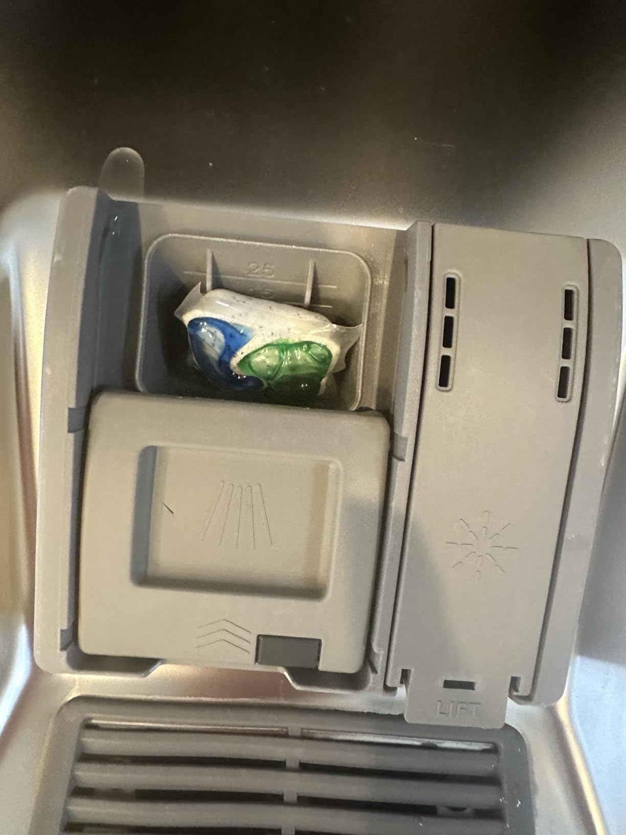 Cascade Complete Dishwasher Pods - Fresh Scent ActionPacs, Dishwasher Detergent, Dishwasher Soap, Detergent Pods, 78 Count - Customer Photo 2