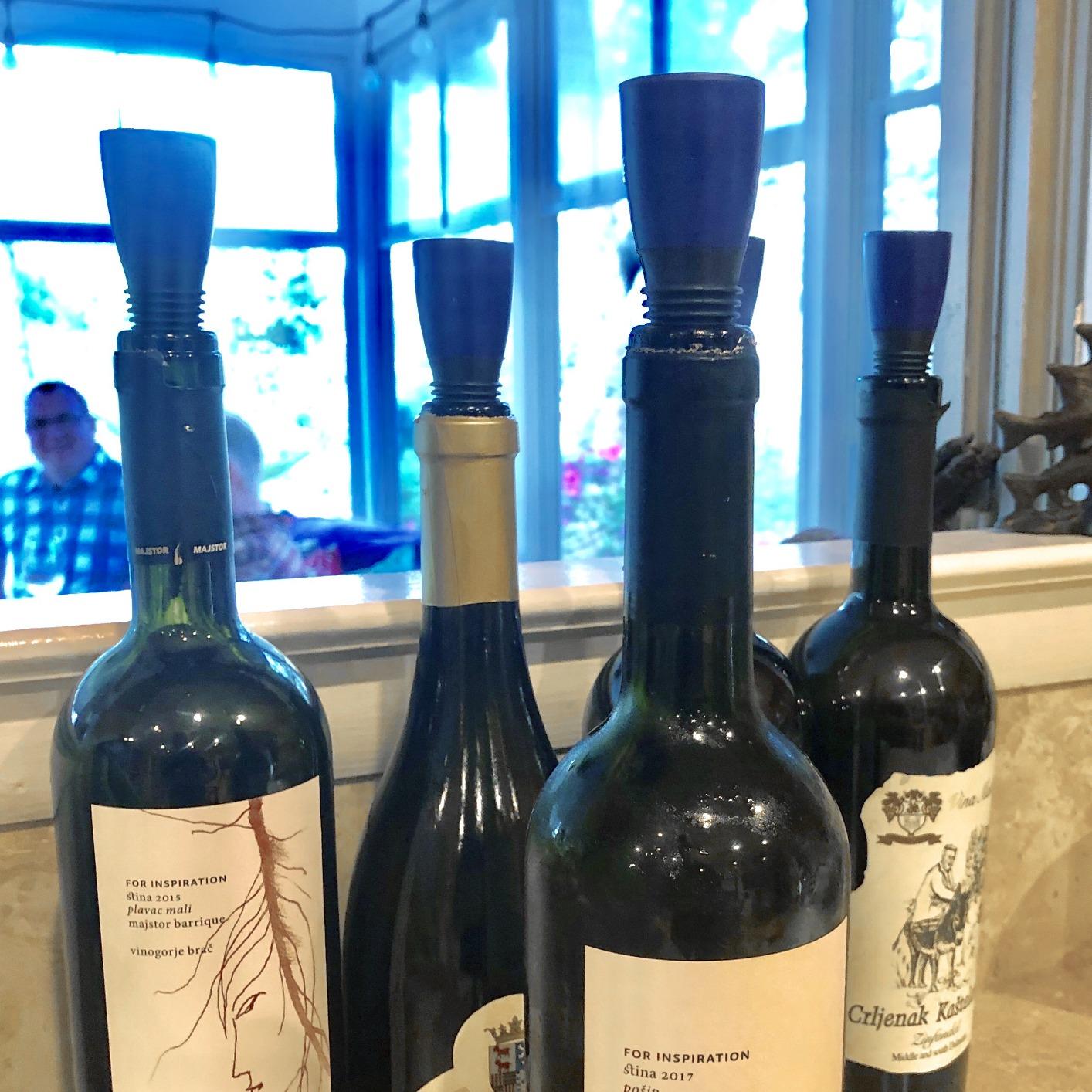 Repour Wine Saver and Stopper - Removes Oxygen, Preserving and Keeping Wine As Fresh As The Day The Bottle Was Opened (10-Pack) - Customer Photo 1