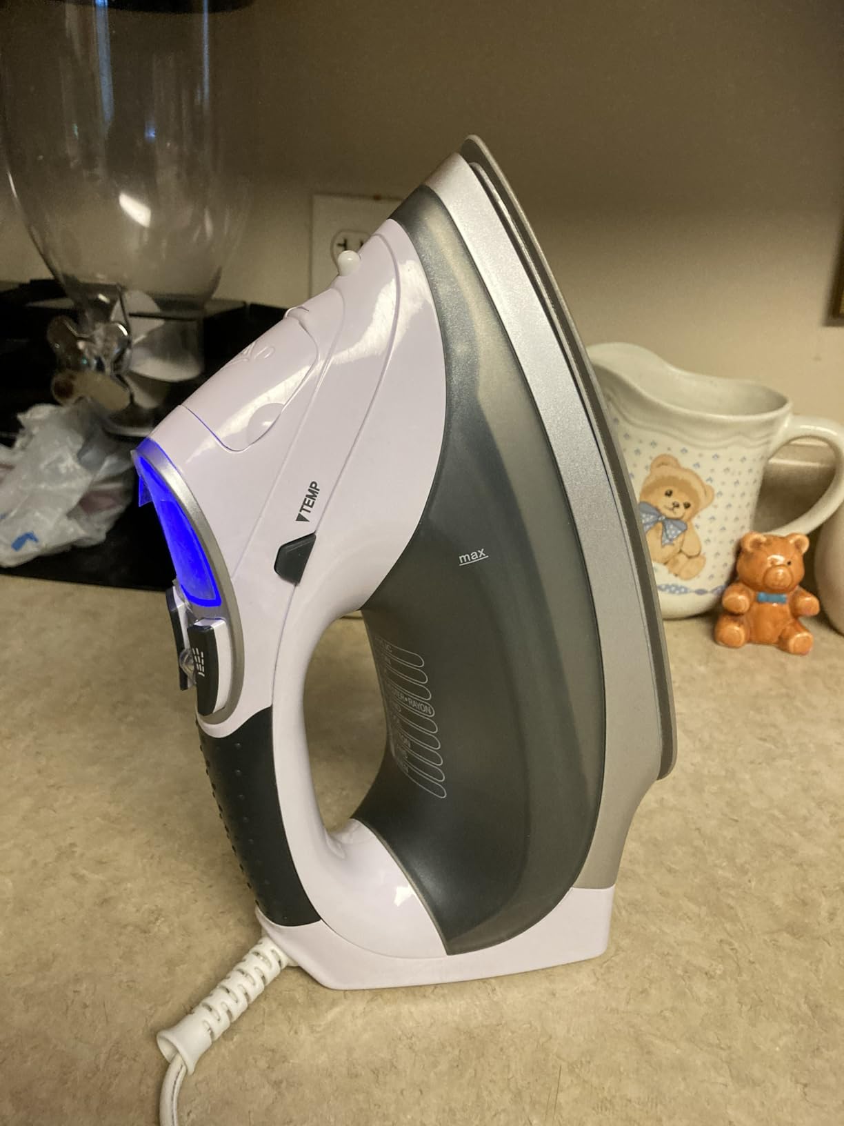 BEAUTURAL 1800-Watt Steam Iron with Digital LCD Screen, Double-Layer and Ceramic Coated Soleplate, 3-Way Auto-Off, 9 Preset Temperature and Steam Settings for Variable Fabric Gray - Customer Photo 3