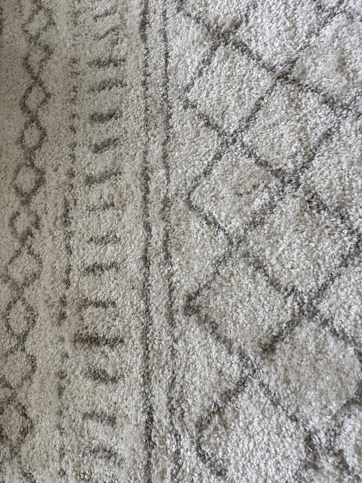 SAFAVIEH Area Rug 10x14 - Arizona Shag Collection - Large - Ivory & Beige, Moroccan Boho Design, Non-Shedding & Easy to Clean, Ideal for Living Room, Bedroom, Dining Space (ASG741A) Customer Review SAFAVIEH Area Rug 10x14 - Arizona Shag Collection - Large - Ivory & Beige, Moroccan Boho Design, Non-Shedding & Easy to Clean, Ideal for Living Room, Bedroom, Dining Space (ASG741A) - Customer Photo 2
