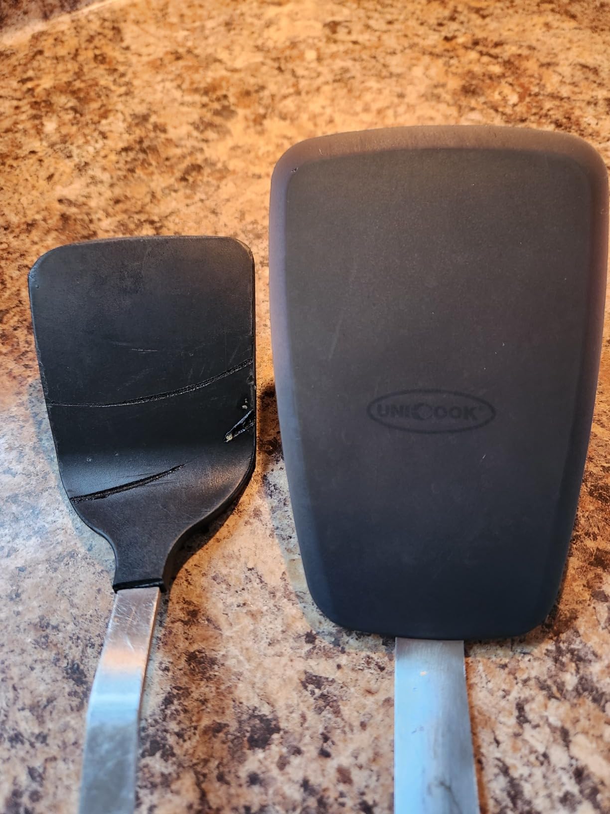 Unicook 2 Pack Flexible Silicone Spatula, Turner, 600F Heat Resistant, Ideal for Flipping Eggs, Burgers, Crepes and More, Black - Customer Photo 1