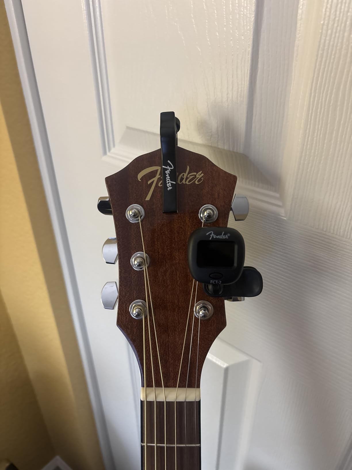 Fender FCT-2 Professional Multi-Instrument Clip-On Tuner for Guitar, Bass, Ukulele, and Violin - Customer Photo 2