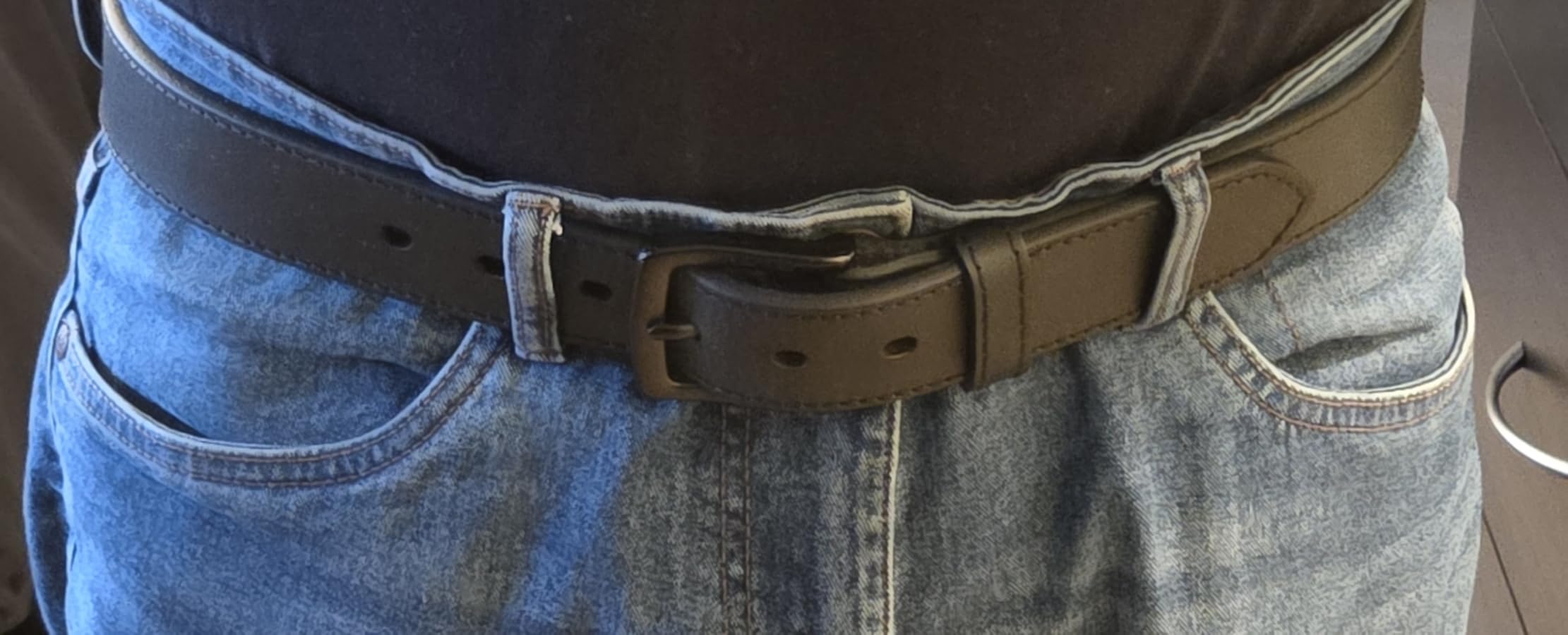 Levi's Men's Black Leather Belt - Casual Design for Jeans Or Everyday Wear Customer Review Levi's Men's Black Leather Belt - Casual Design for Jeans Or Everyday Wear - Customer Photo 1