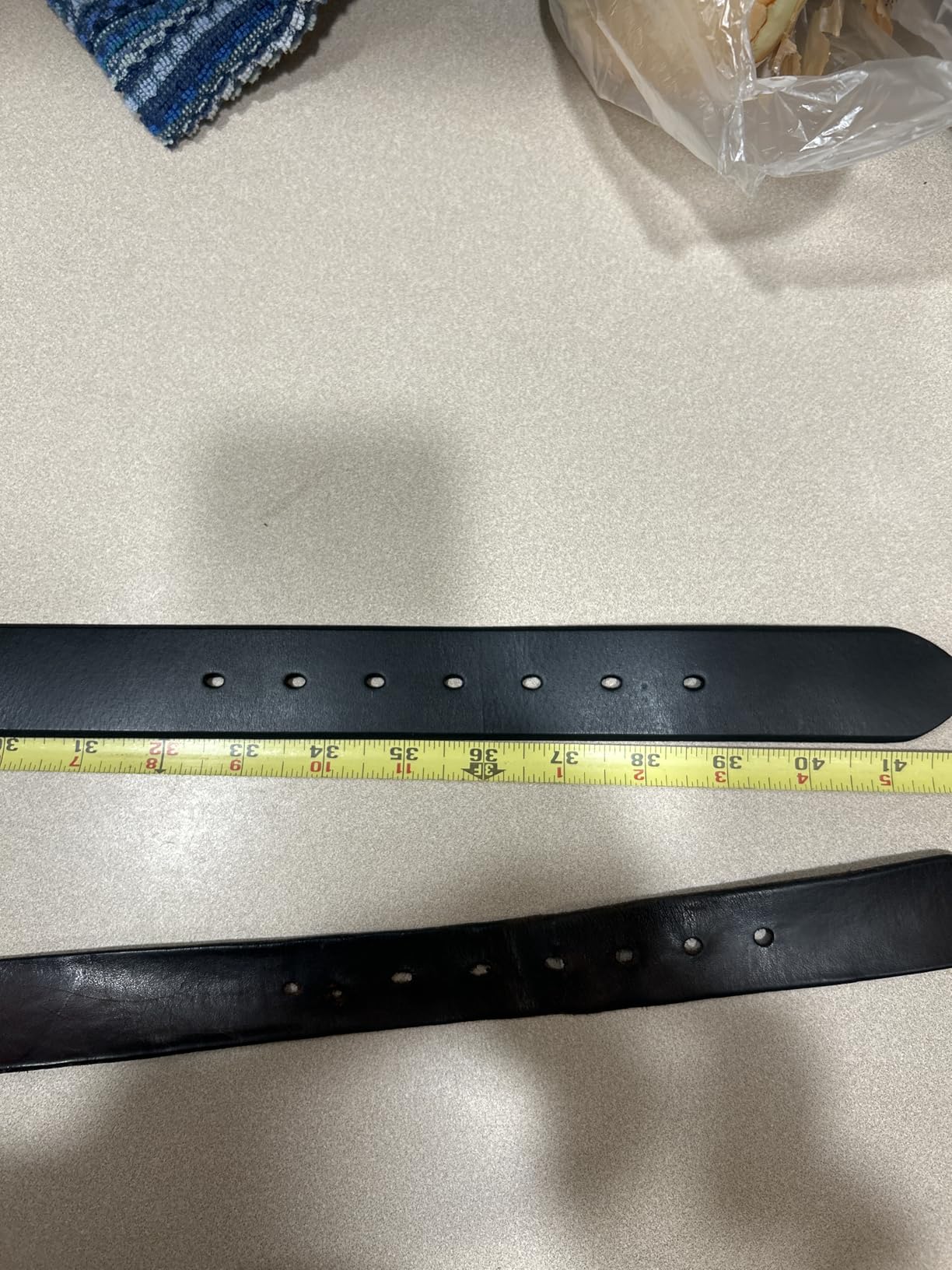 Levi's Men's Black Leather Belt - Casual Design for Jeans Or Everyday Wear Customer Review Levi's Men's Black Leather Belt - Casual Design for Jeans Or Everyday Wear - Customer Photo 2