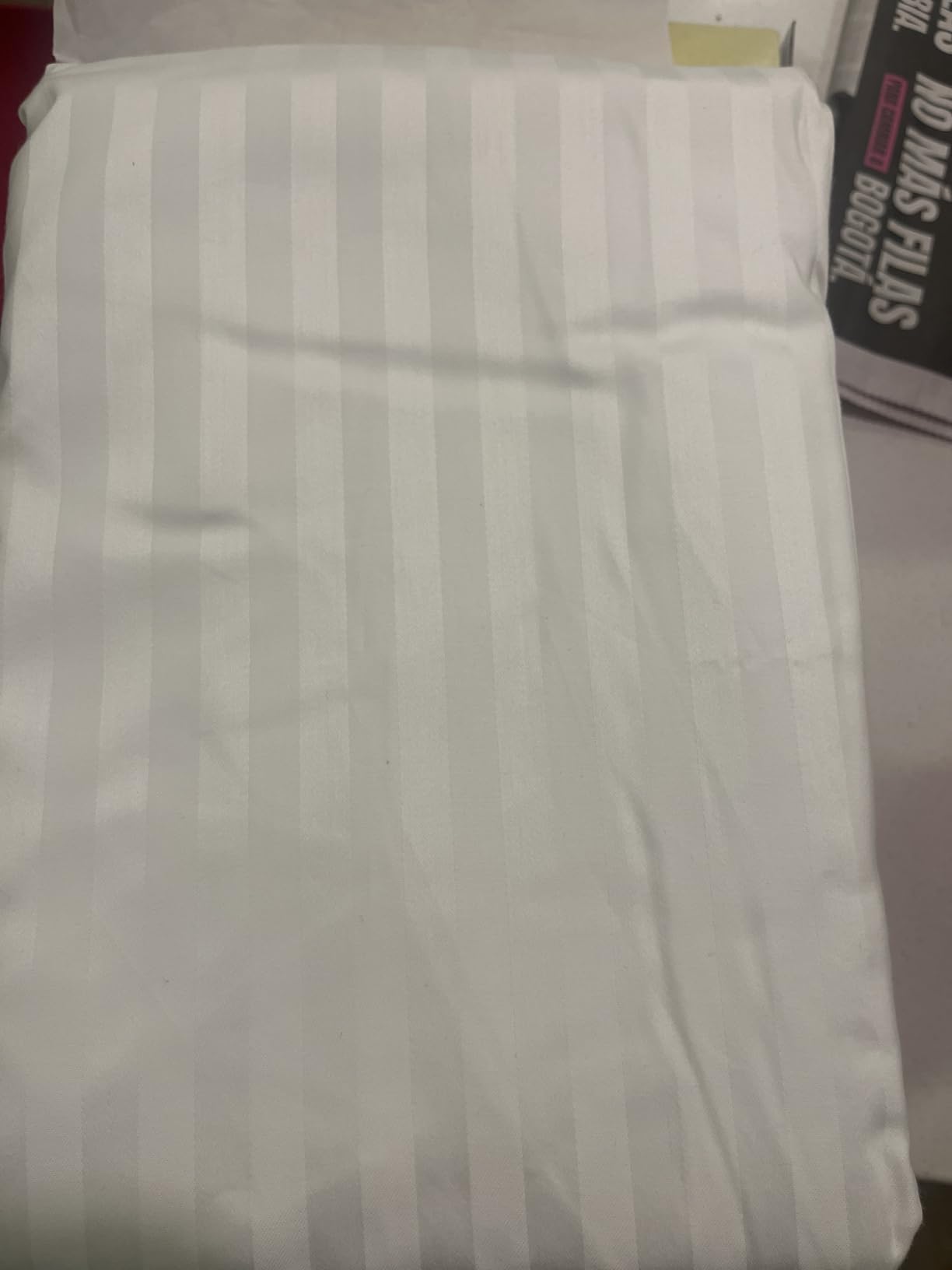 California Design Den King Size Fitted Sheet White, 100% Cotton 400 Thread Count Sateen, Deep Pockets, Durable Fitted Sheet Only (King, White) Customer Review California Design Den King Size Fitted Sheet White, 100% Cotton 400 Thread Count Sateen, Deep Pockets, Durable Fitted Sheet Only (King, White) - Customer Photo 1