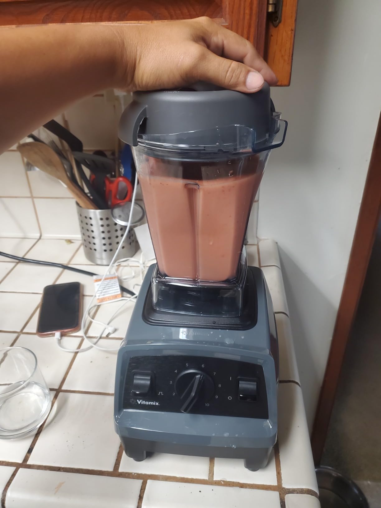 Vitamix E310 Explorian Blender, Self-Cleaning 48 oz. Container, Black customer photo 1