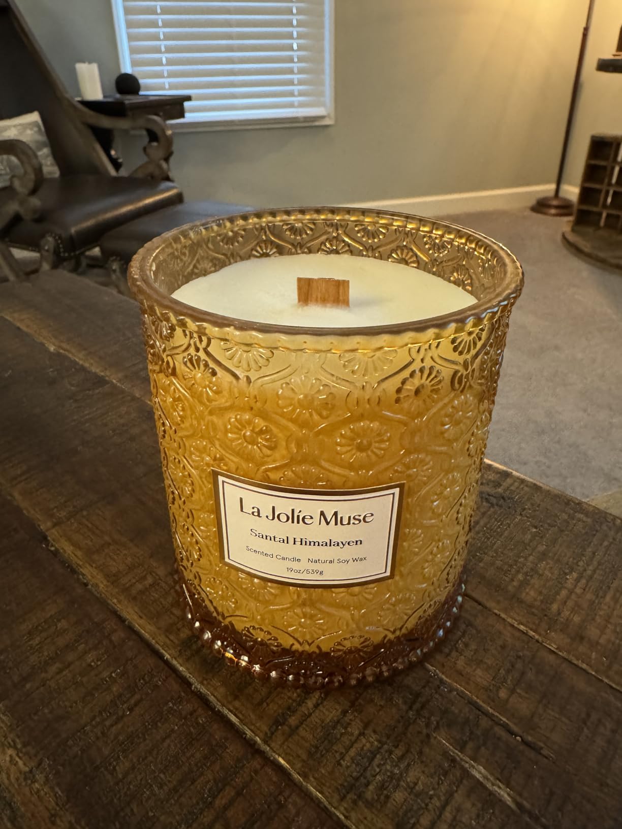 LA JOLIE MUSE Santal Himalayen Candle - Sandalwood, Fig & Amber |19 oz Large Wooden Wick Candle | Natural Soy Wax | 90 Hours Clean Burn | Gift-Ready for Hosts & Gatherings | Elegant Home Décor Customer Review LA JOLIE MUSE Santal Himalayen Candle - Sandalwood, Fig & Amber |19 oz Large Wooden Wick Candle | Natural Soy Wax | 90 Hours Clean Burn | Gift-Ready for Hosts & Gatherings | Elegant Home Décor - Customer Photo 1