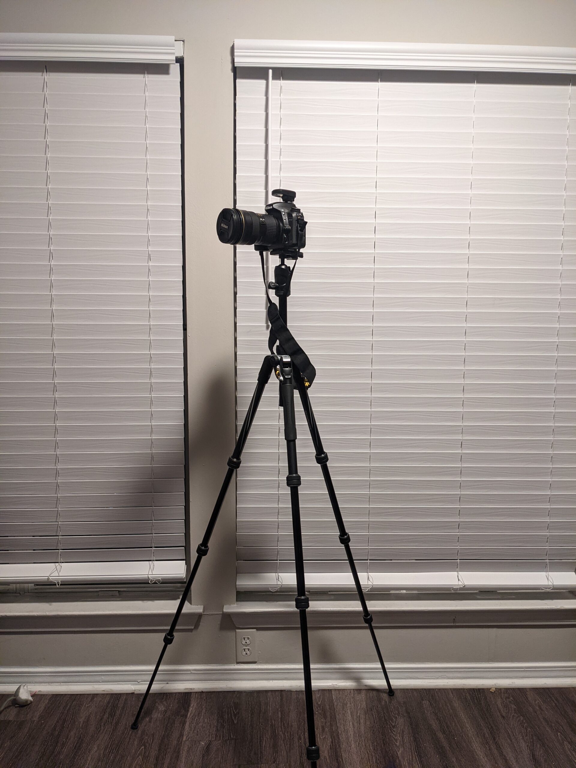 Manfrotto Befree Advanced Camera Tripod with Lever Closure, Portable and Compact Travel Tripod Kit with Ball Head, Aluminum Tripod for DSLR Reflex and Mirrorless Cameras, Camera Accessories - Customer Photo 2