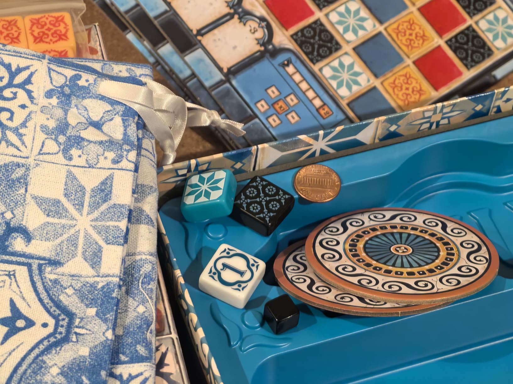 Azul Asmodee Azul Board Game - Award-Winning Tile-Placement Strategy Game, Beautiful Mosaic Art, Family Fun for Kids & Adults, Ages 8+, 2-4 Players, 30-45 Minute Playtime - Customer Photo 3