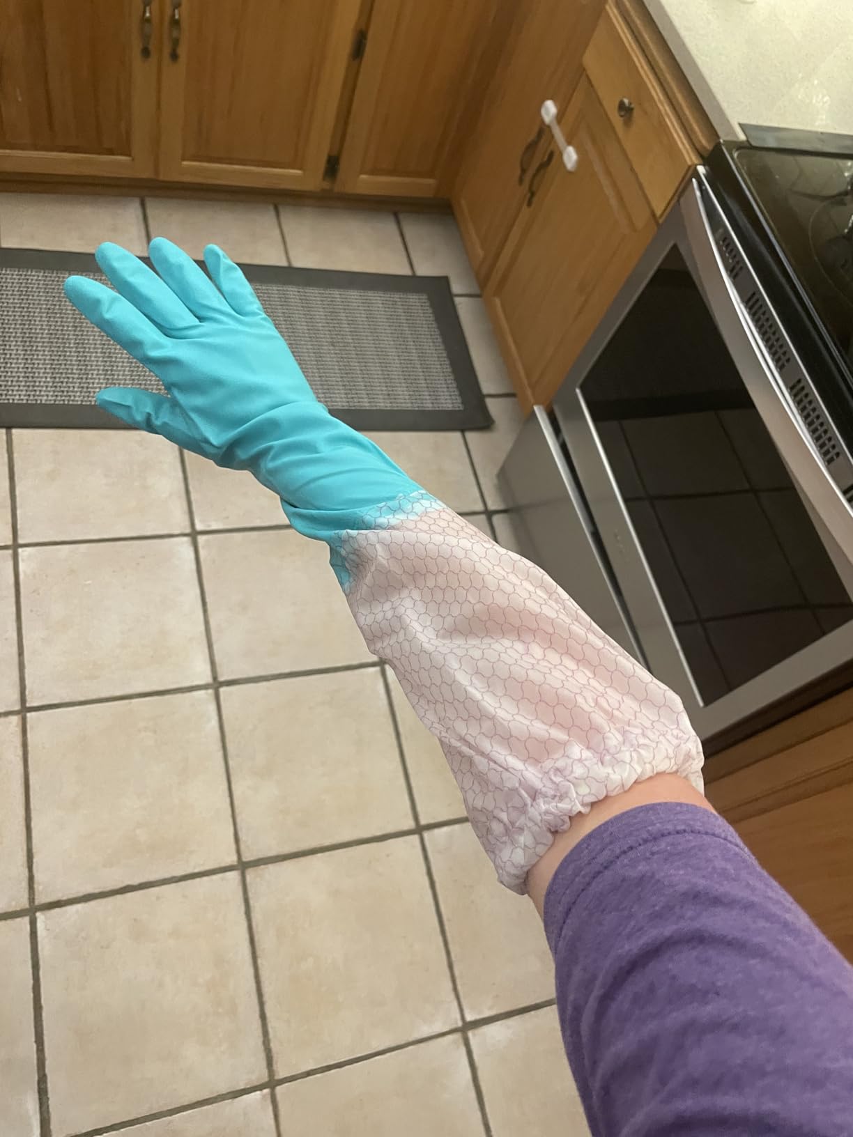 Elgood Reusable Dishwashing Cleaning Gloves with Latex free, Cotton lining,Kitchen Gloves 2 Pairs,Purple+blue Medium - Customer Photo 2