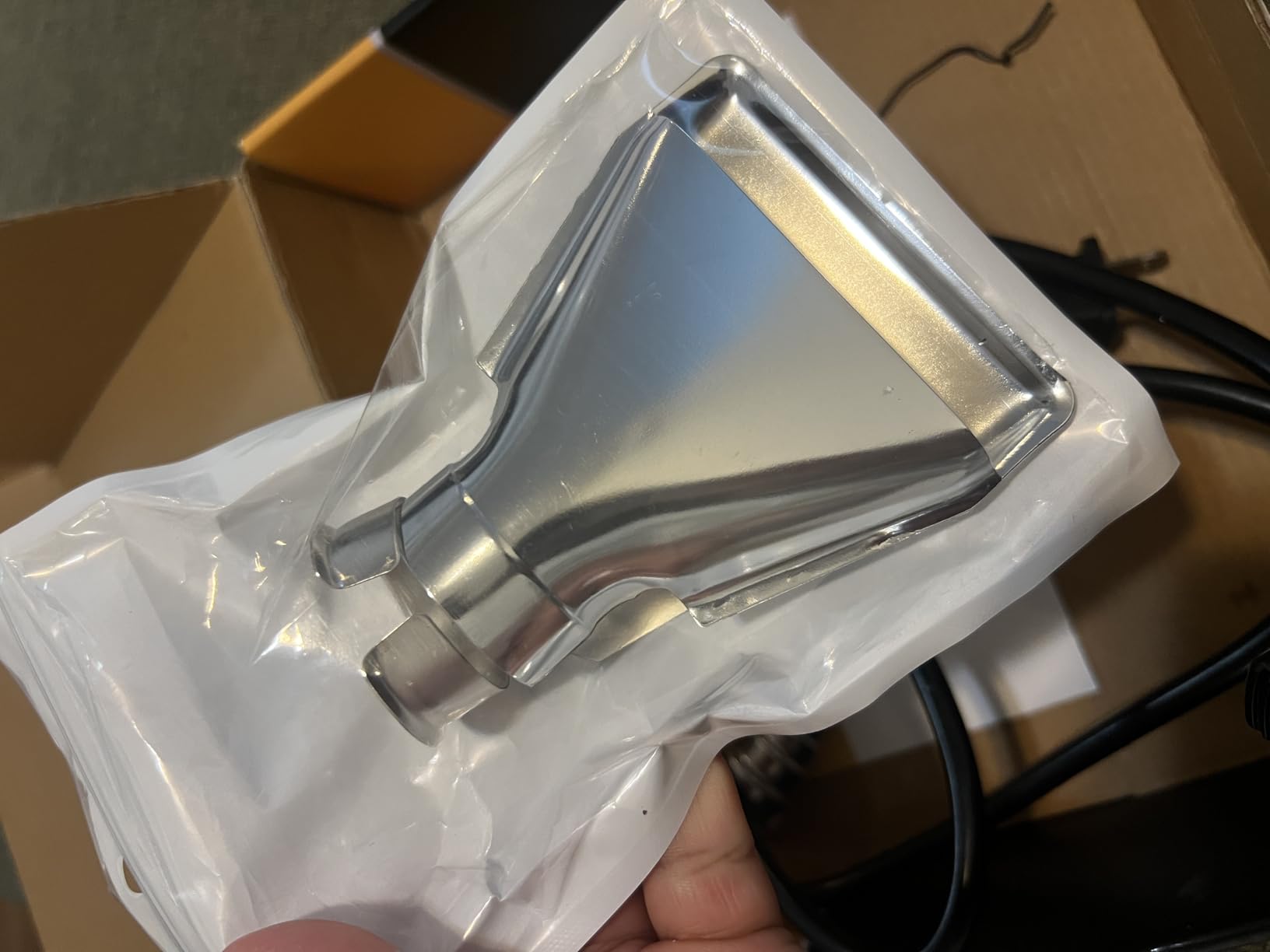 SEEKONE Heat Gun 1800W 122℉-1202℉（50℃- 650℃）Fast Heating Heavy Duty Hot Air Gun Kit Variable Temperature Control Overheat Protection with 4 Nozzles for Crafts, Shrinking PVC, Stripping Paint(5.2FT) - Customer Photo 2