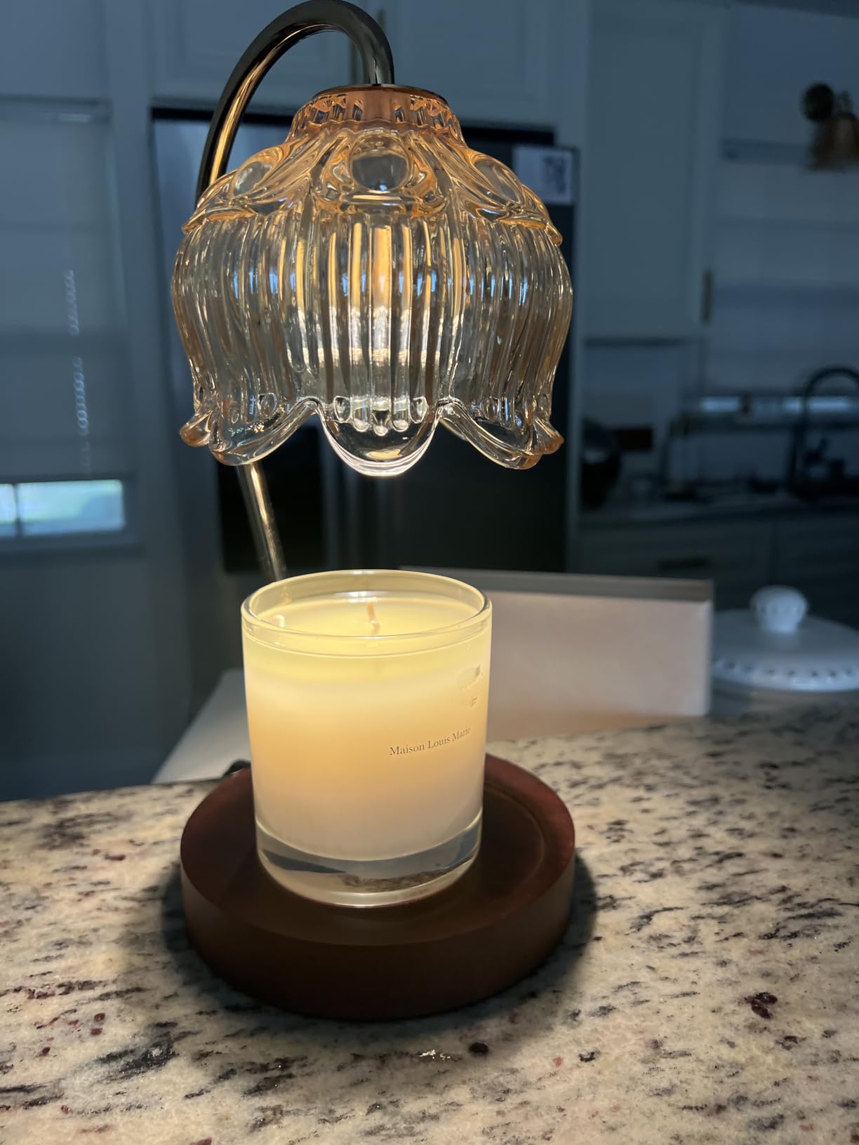 Maison Louis Marie - No.04 Bois de Balincourt Soy Wax Candle | Luxury Fragrances for a Modern World (8.5 oz | 240 g) Customer Review Maison Louis Marie - No.04 Bois de Balincourt Soy Wax Candle | Luxury Fragrances for a Modern World (8.5 oz | 240 g) - Customer Photo 1