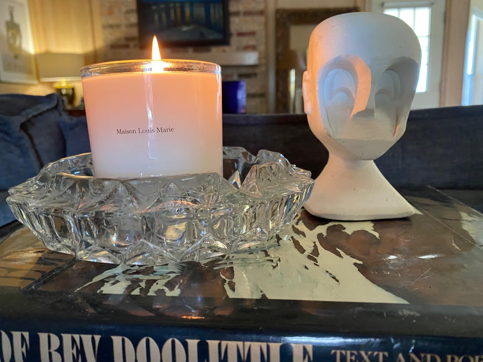 Maison Louis Marie - No.04 Bois de Balincourt Soy Wax Candle | Luxury Fragrances for a Modern World (8.5 oz | 240 g) Customer Review Maison Louis Marie - No.04 Bois de Balincourt Soy Wax Candle | Luxury Fragrances for a Modern World (8.5 oz | 240 g) - Customer Photo 2