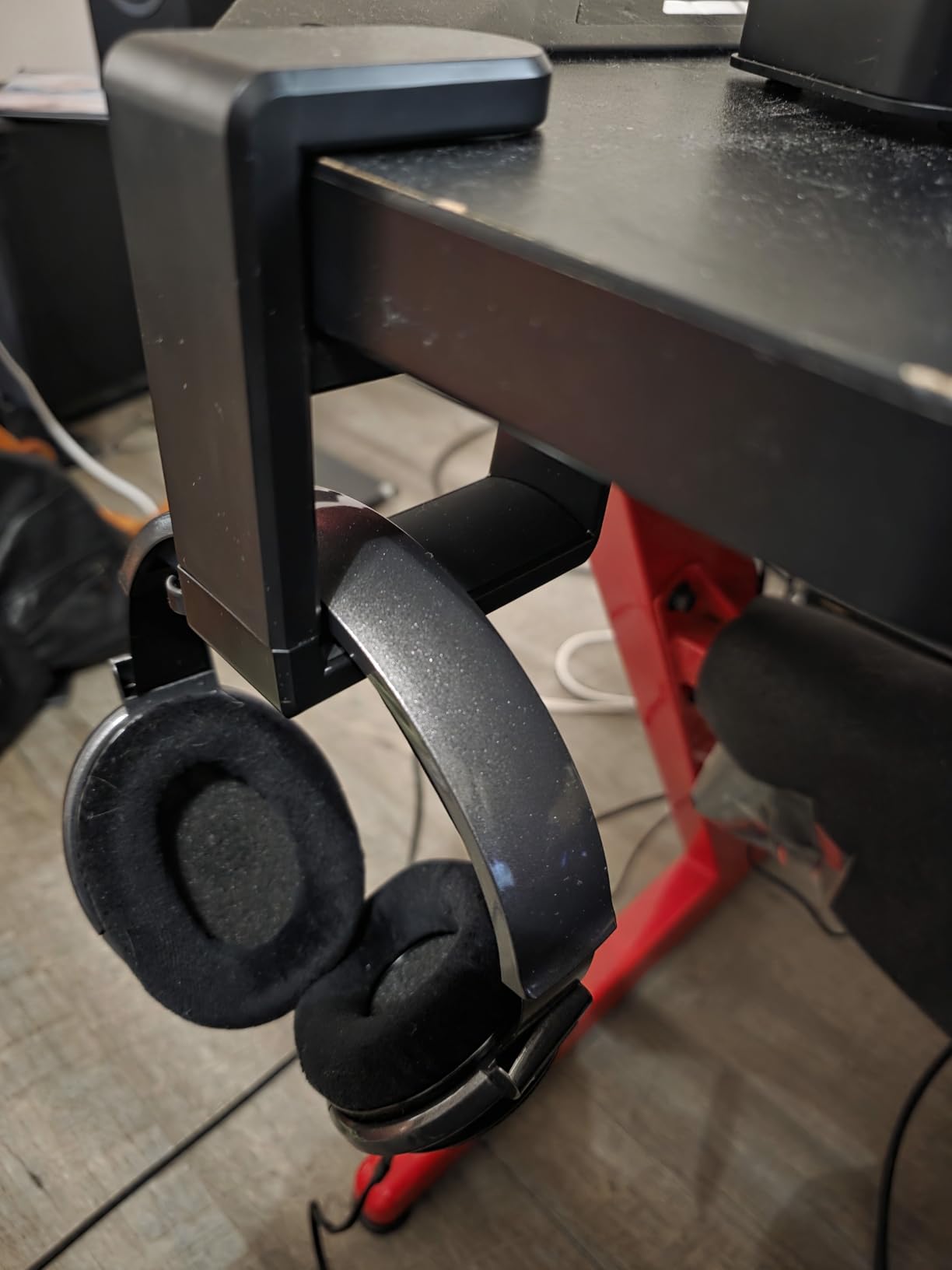 EURPMASK Rotating Headphone Stand - PC Gaming Headset Holder, Adjustable Clamp-on Under Desk Hanger With 360 Degree Swivel & Cable Clip Organizer customer photo 1