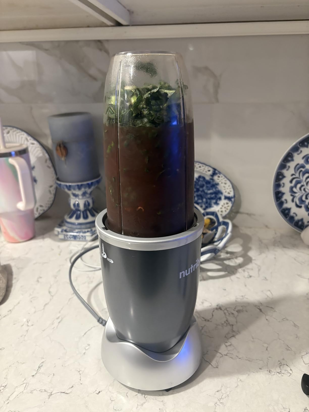NutriBullet Personal Blender, Shakes, Smoothies, Food Prep, and Frozen Blending, 24 Ounces, 600 Watt, Gray, NBR-0601WM - Customer Photo 1