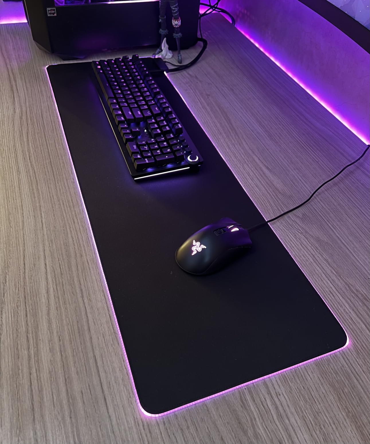 Razer Goliathus Extended Chroma Gaming Mousepad: Customizable Chroma RGB Lighting - Soft, Cloth Material - Balanced Control & Speed - Non-Slip Rubber Base - Classic Black - Customer Photo 3