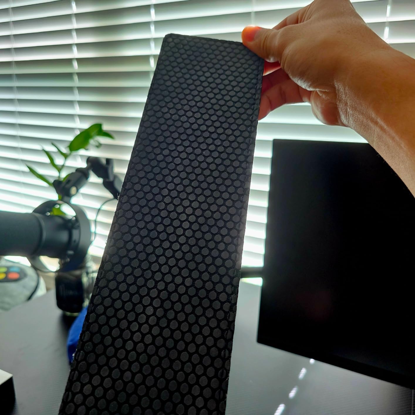 HyperX Wrist Rest - Full Sized - Cooling Gel - Memory Foam - Anti-Slip - Ergonomic - Keyboard Accessory, Black - Customer Photo 5