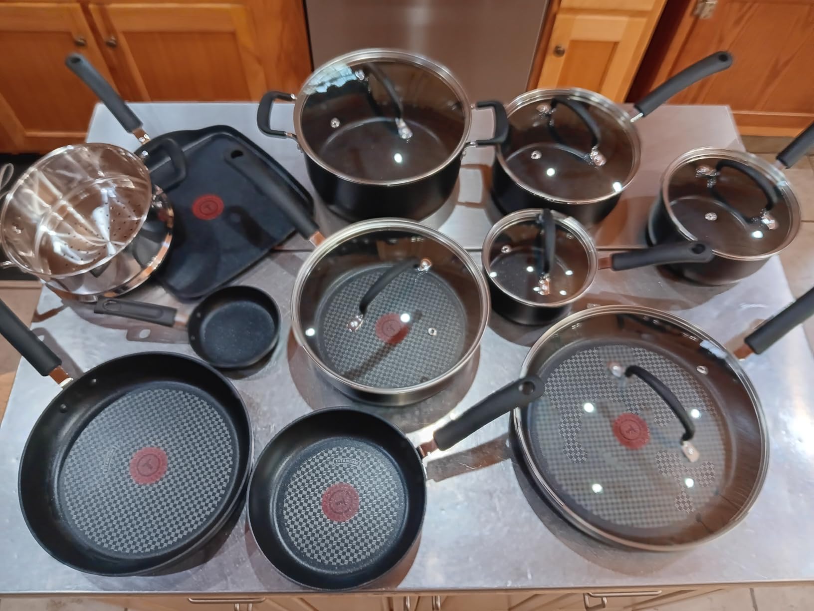 T-fal Ultimate Hard Anodized Nonstick Fry Pan Set 2 Piece, 10, 12 Inch, Oven Broiler Safe 400F, Cookware, Pots and Pans Set Non Stick, Kitchen Frying Pans, Cooking Skillets, Dishwasher Safe, Grey customer photo 2