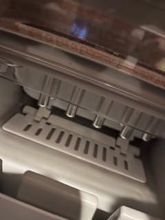 Frigidaire 26 Lbs per Day Portable Compact Ice Maker Machine, Stainless Steel customer photo 1