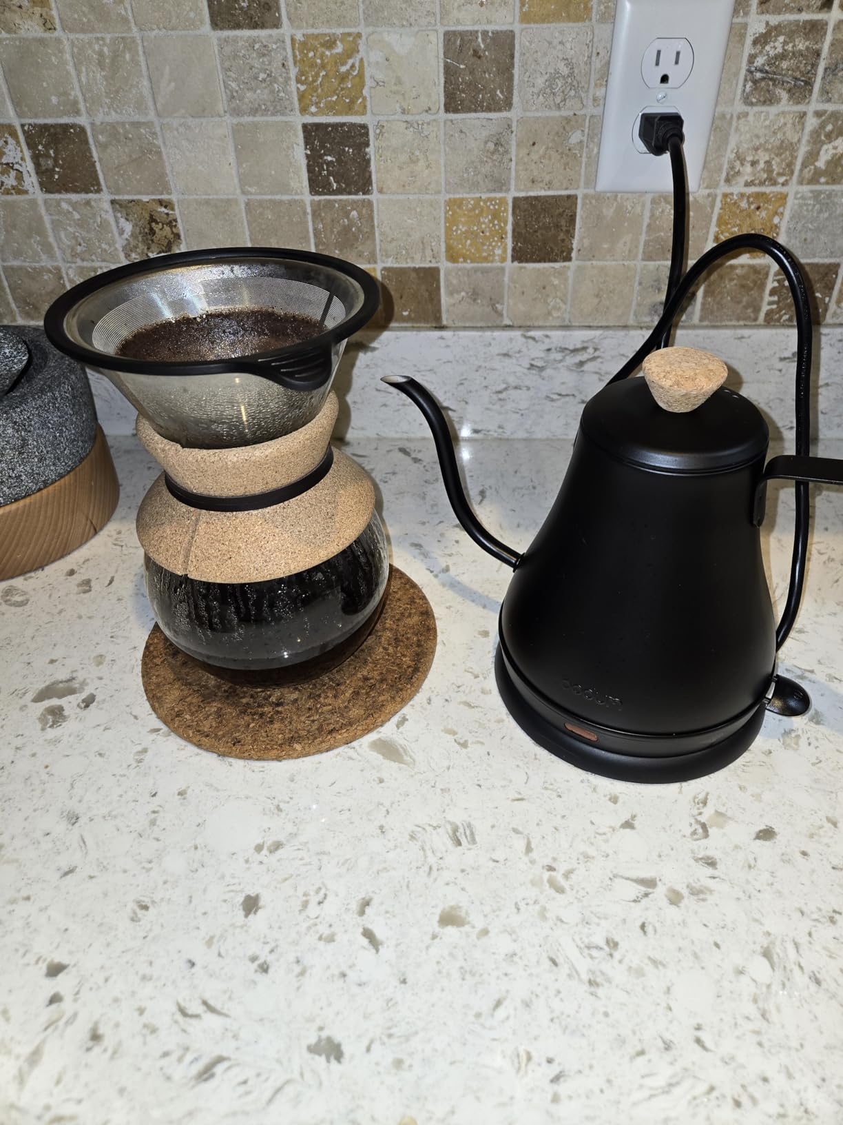 Bodum 34oz Pour Over Coffee Maker, High-Heat Borosilicate Glass with Reusable Stainless Steel Filter and Cork Grip - Made in Portugal Customer Review Bodum 34oz Pour Over Coffee Maker, High-Heat Borosilicate Glass with Reusable Stainless Steel Filter and Cork Grip - Made in Portugal - Customer Photo 1