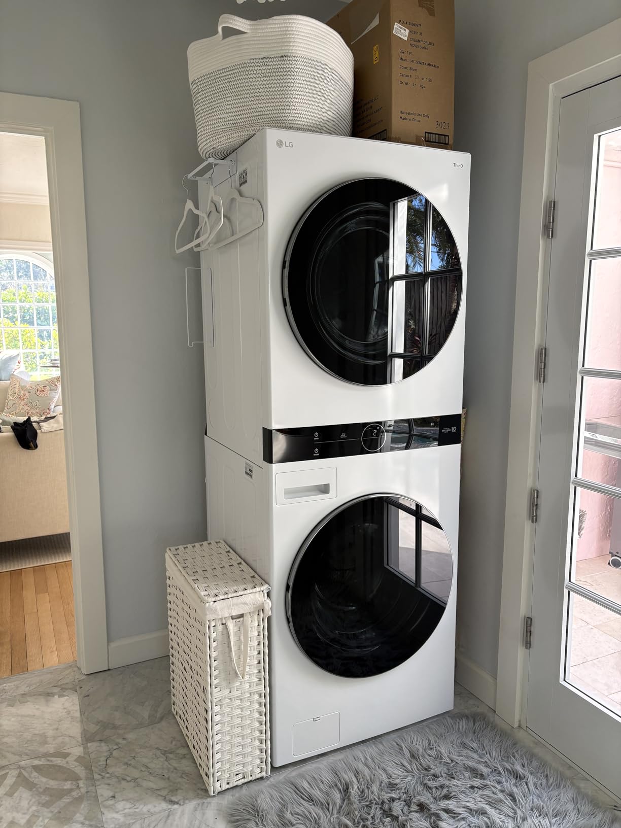 SONGMICS Laundry Hamper with Lid, 23.8 Gallon (90 L) Synthetic Rattan Clothes Laundry Basket with Lid and Handles, Foldable, Removable Liner, Dove Gray ULCB51WG - Customer Photo 2
