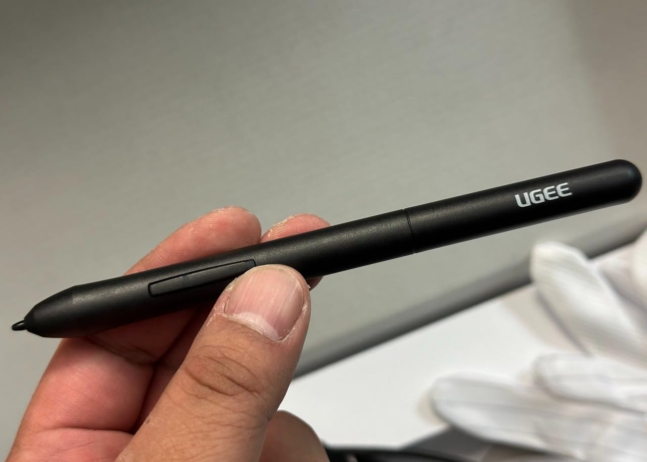 UGEE M708 10 x 6 inch Large Drawing Tablet with 8 Hot Keys, Passive Stylus of 16384 Levels Pressure customer photo 2