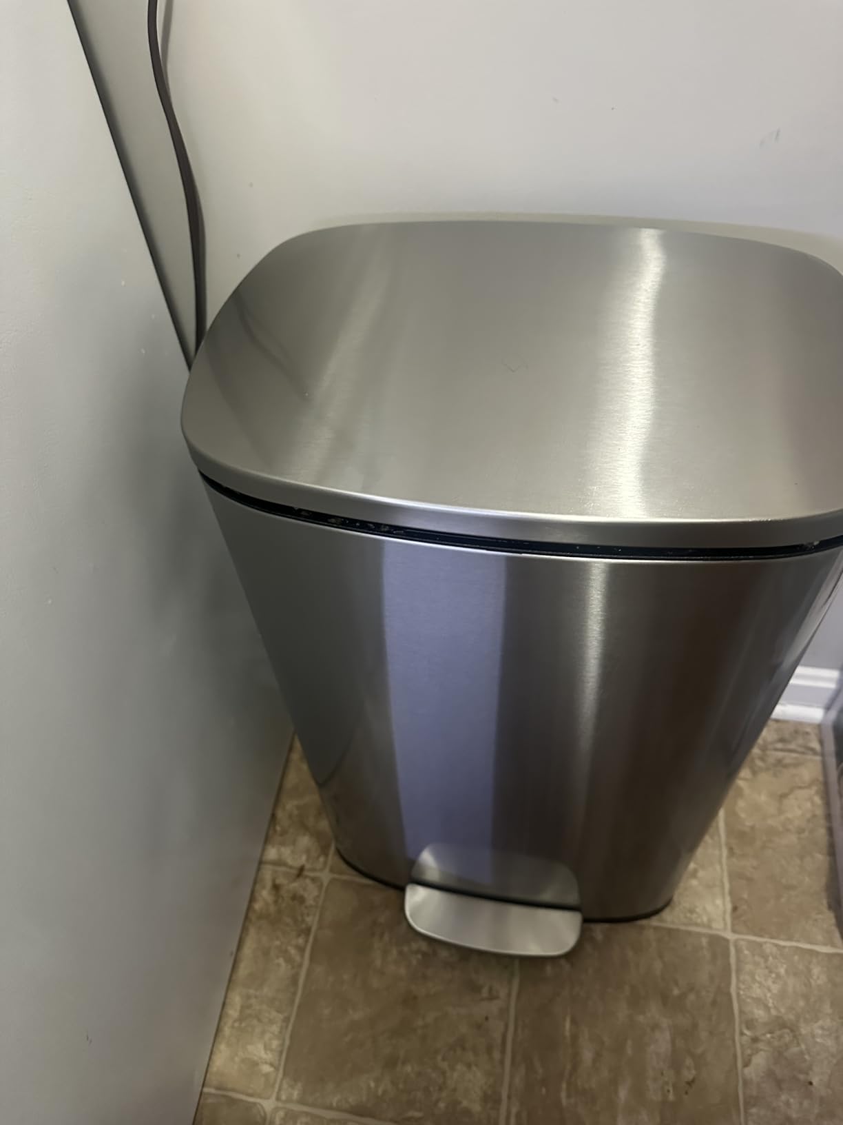 Amazon Basics Smudge Resistant Rectangular Trash Can With Soft-Close Foot Pedal, Brushed Stainless Steel, 50L/13.2 Gal, 16.7x14.7x25.9 in, Satin Nickel Finish Customer Review Amazon Basics Smudge Resistant Rectangular Trash Can With Soft-Close Foot Pedal, Brushed Stainless Steel, 50L/13.2 Gal, 16.7x14.7x25.9 in, Satin Nickel Finish - Customer Photo 2