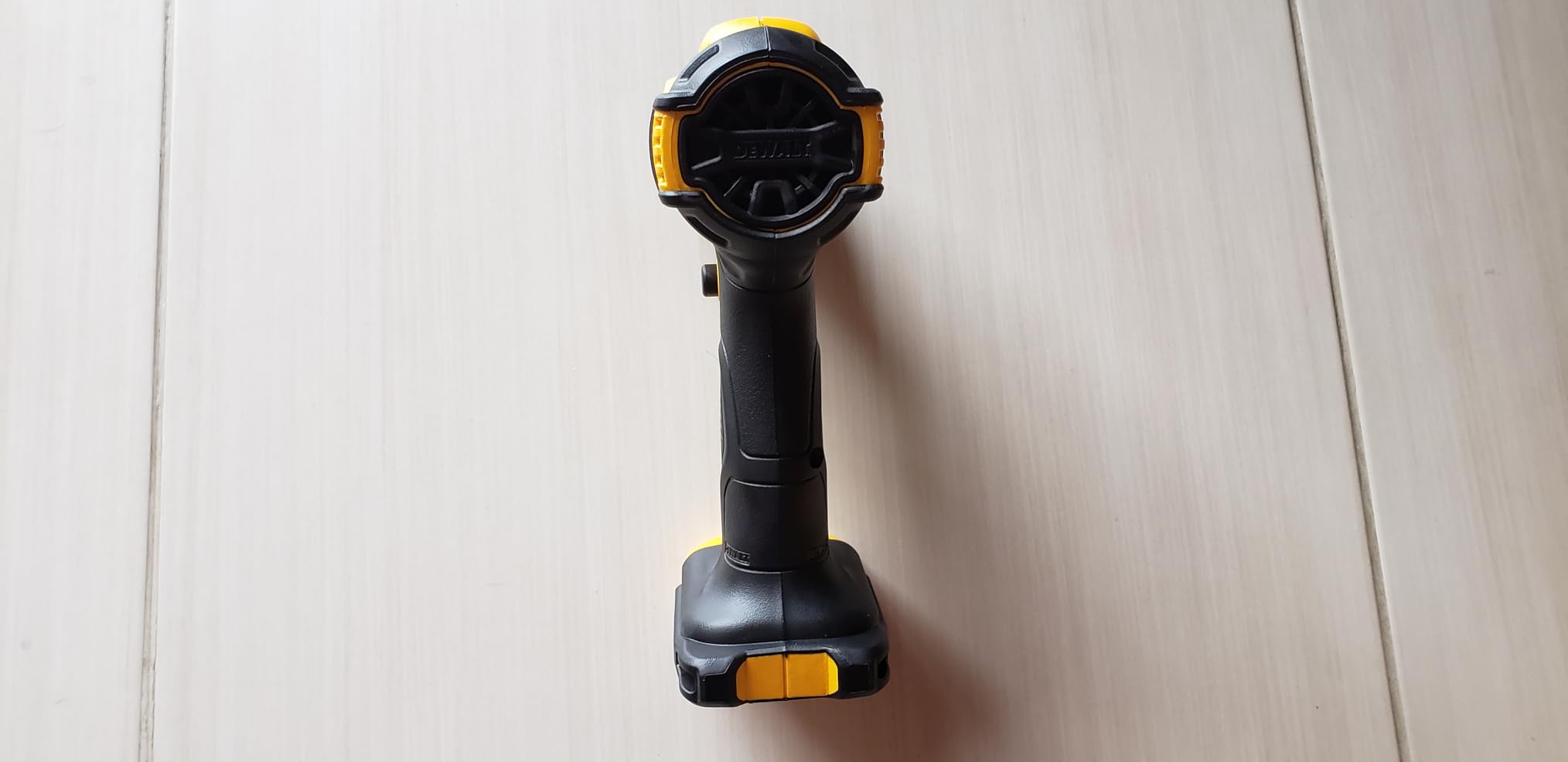 DEWALT 20V MAX Heat Gun, Cordless, Up to 990 Degrees, 42 Minutes of Run Time, LED Light, Heatgun with Flat and Hook Nozzle Attachments,Tool Only (DCE530B) - Customer Photo 1