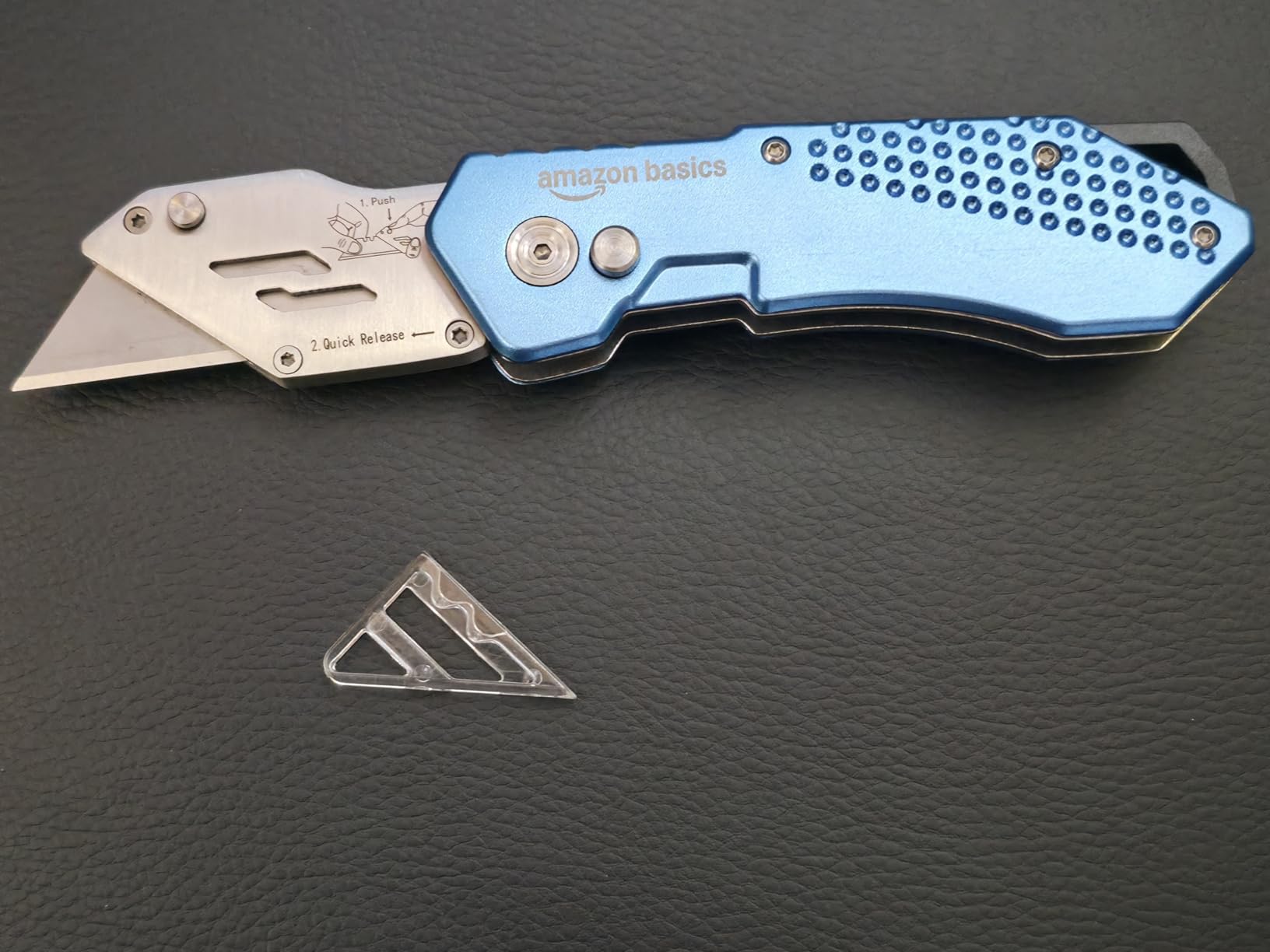 Amazon Basics Folding Utility Knife, Lightweight Aluminum Body, Red - Customer Photo 1