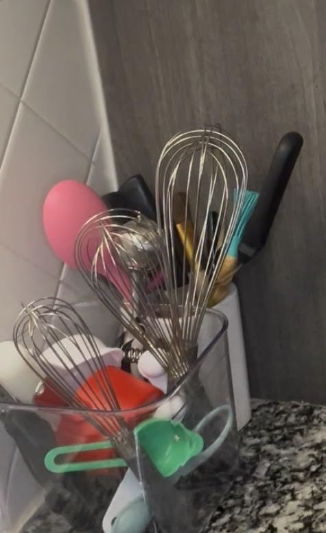 Amazon Basics Stainless Steel Wire Whisk Set for Cooking, Dishwasher Safe, 3 Piece, Black/Silver - Customer Photo 1