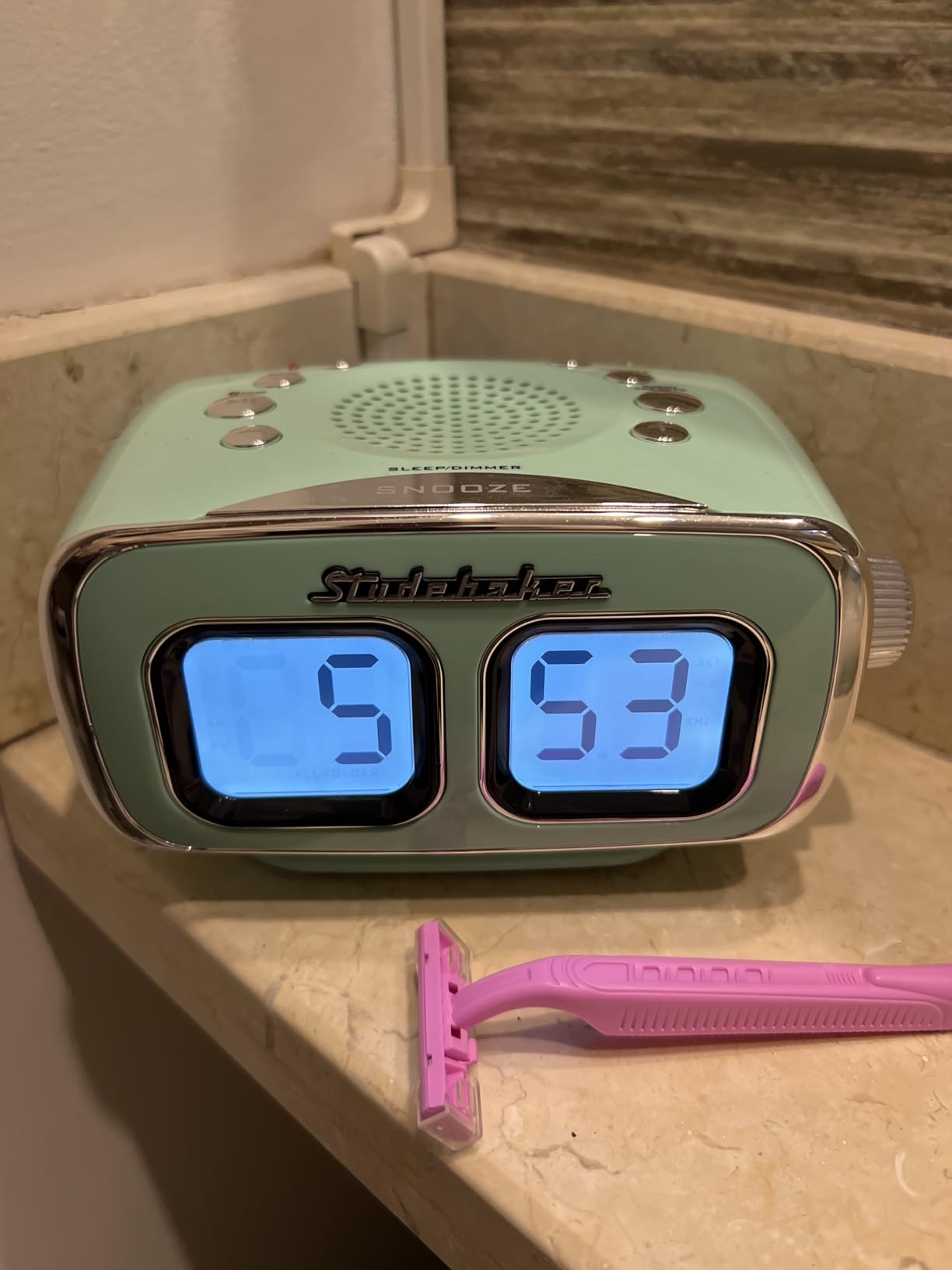 Studebaker Large Display LCD AM/FM Retro Clock Radio USB Bluetooth Aux-in Bedroom Kitchen Counter - Customer Photo 1