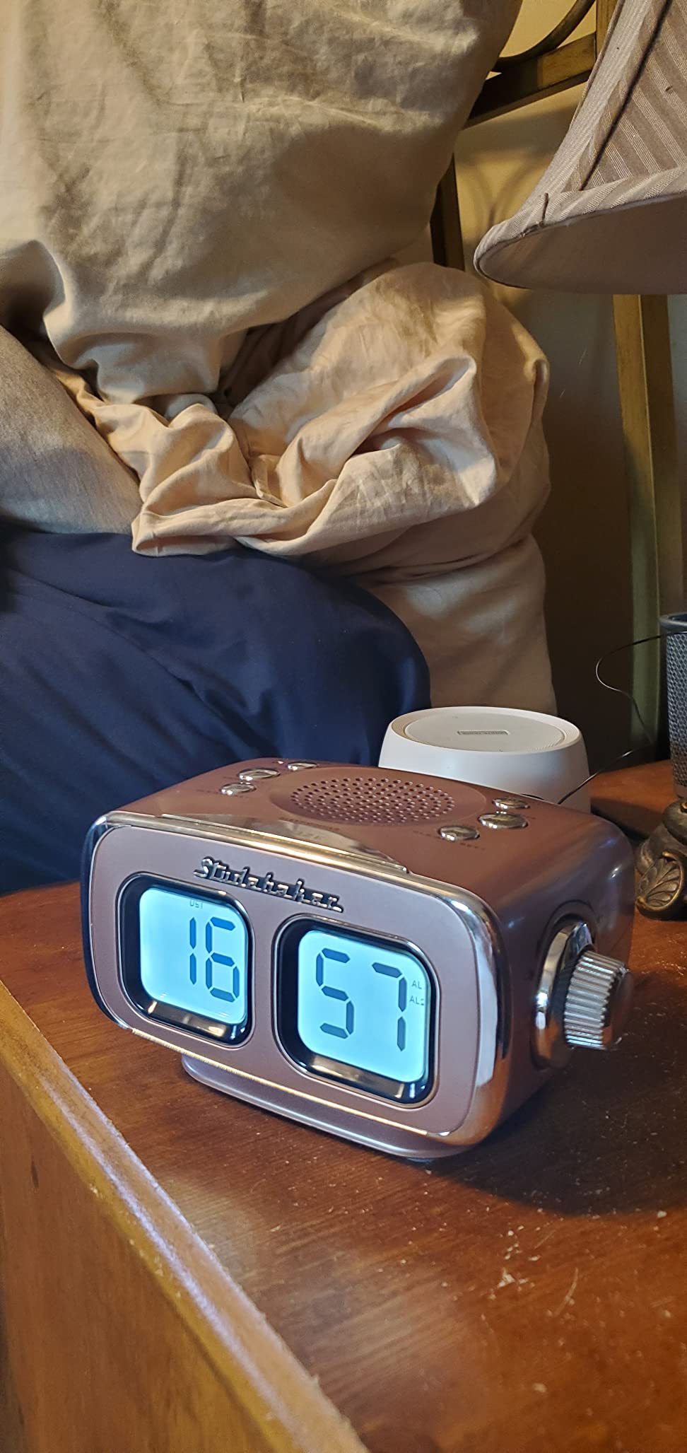 Studebaker Large Display LCD AM/FM Retro Clock Radio USB Bluetooth Aux-in Bedroom Kitchen Counter - Customer Photo 2