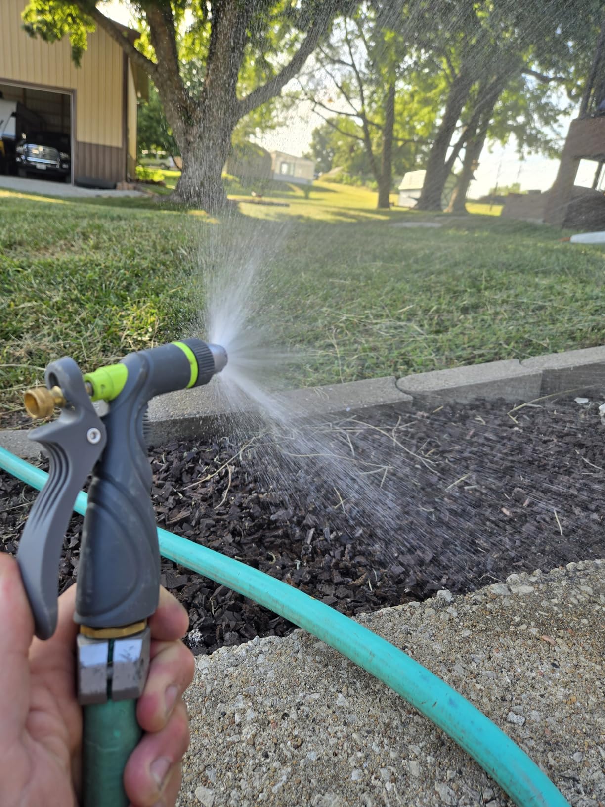 Flexzilla 6-Pattern Adjustable Garden Hose Nozzle Sprayer with Easy to Use on/off toggle & Durable Design Customer Review Flexzilla 6-Pattern Adjustable Garden Hose Nozzle Sprayer with Easy to Use on/off toggle & Durable Design - Customer Photo 1