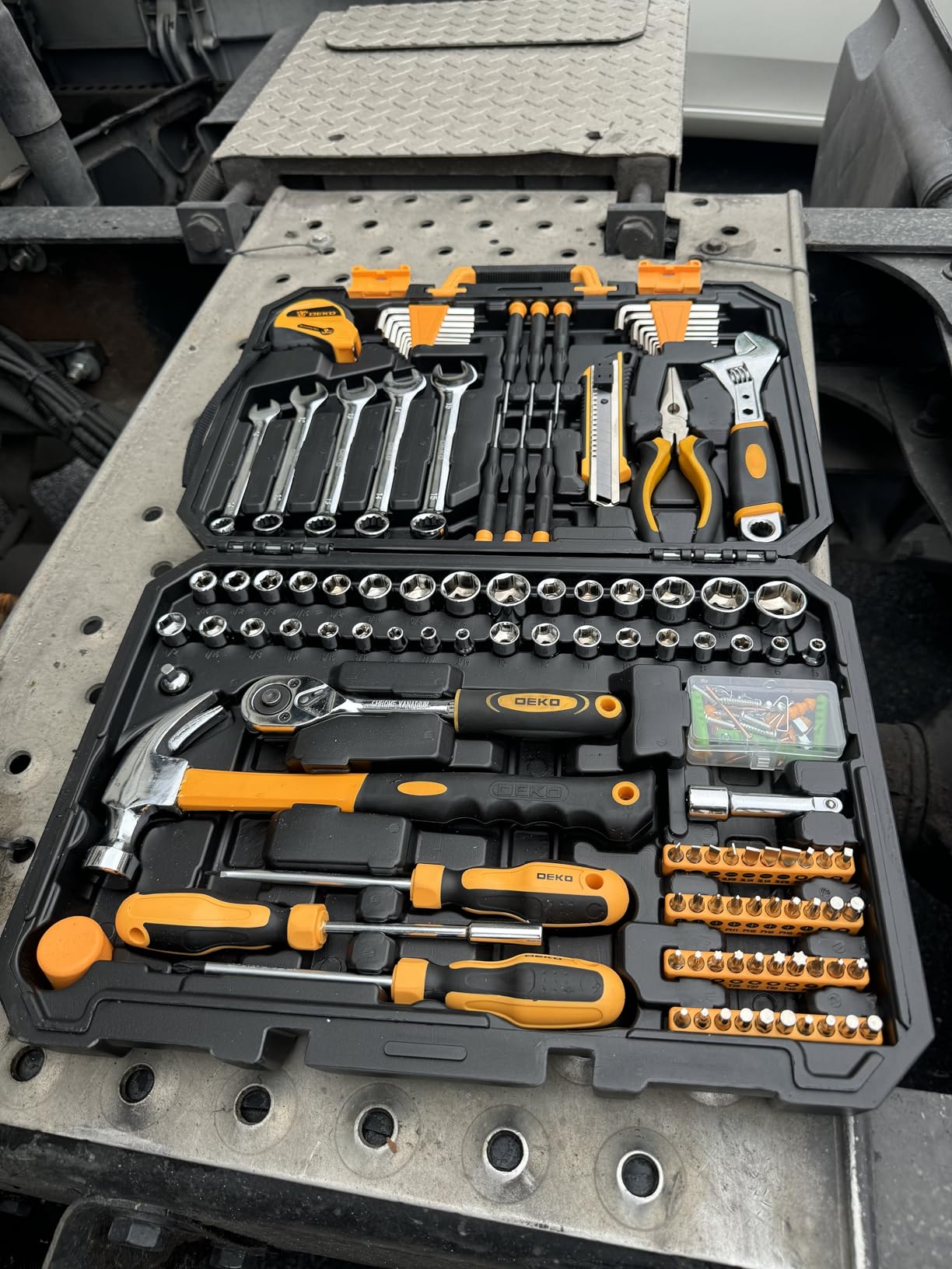 DEKOPRO 158 Piece Tool Set-General Household Hand Tool Kit,Auto Repair Tool Set, with Plastic Toolbox Storage Case Customer Review DEKOPRO 158 Piece Tool Set-General Household Hand Tool Kit,Auto Repair Tool Set, with Plastic Toolbox Storage Case - Customer Photo 1
