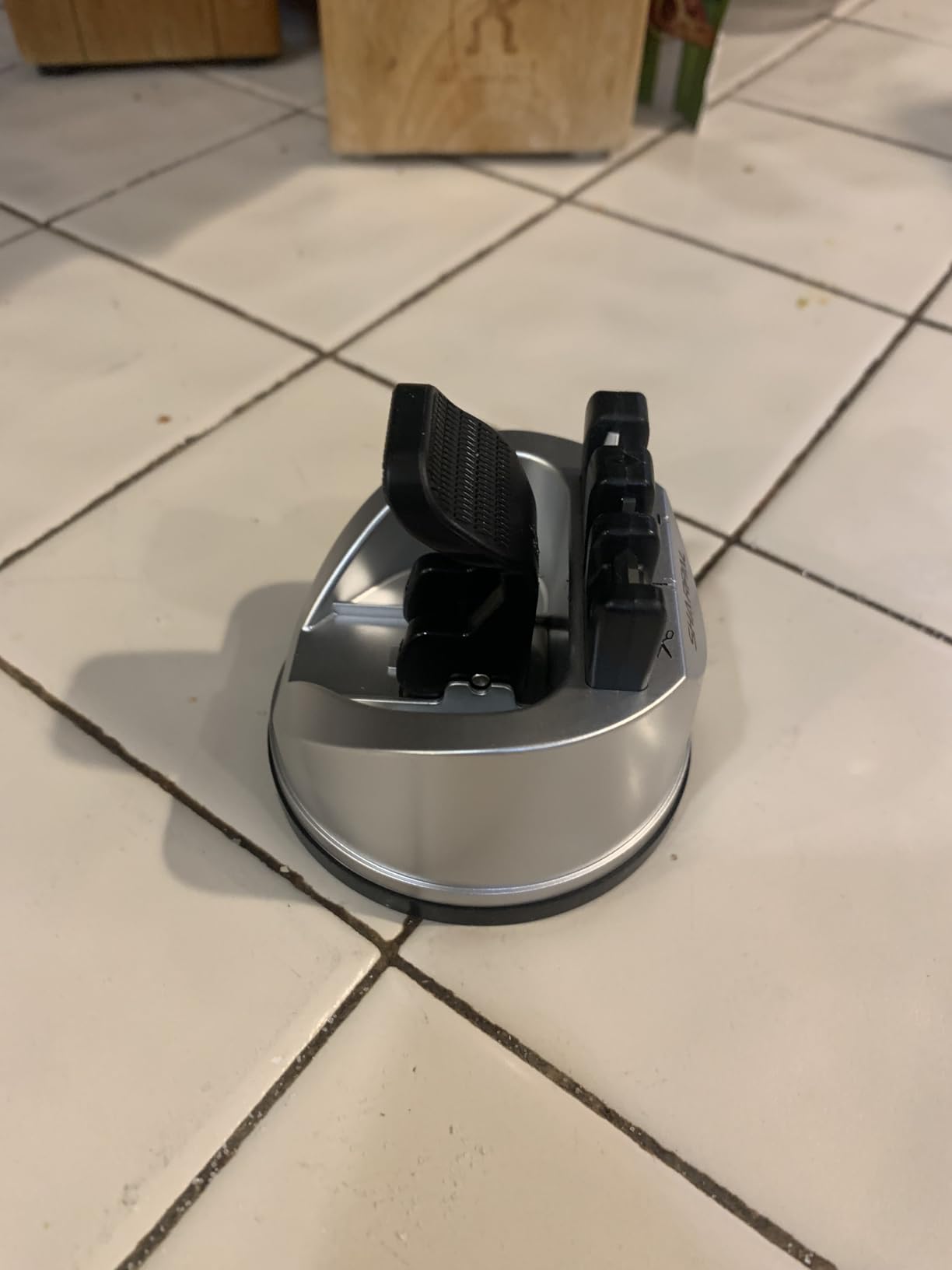 SHARPAL 191H Knife Scissors Sharpener | Repairs, Restores & Sharpens Straight, Serrated & Kitchen Knives – Versatile Sharpening Tool for Blades Customer Review SHARPAL 191H Knife Scissors Sharpener | Repairs, Restores & Sharpens Straight, Serrated & Kitchen Knives – Versatile Sharpening Tool for Blades - Customer Photo 2
