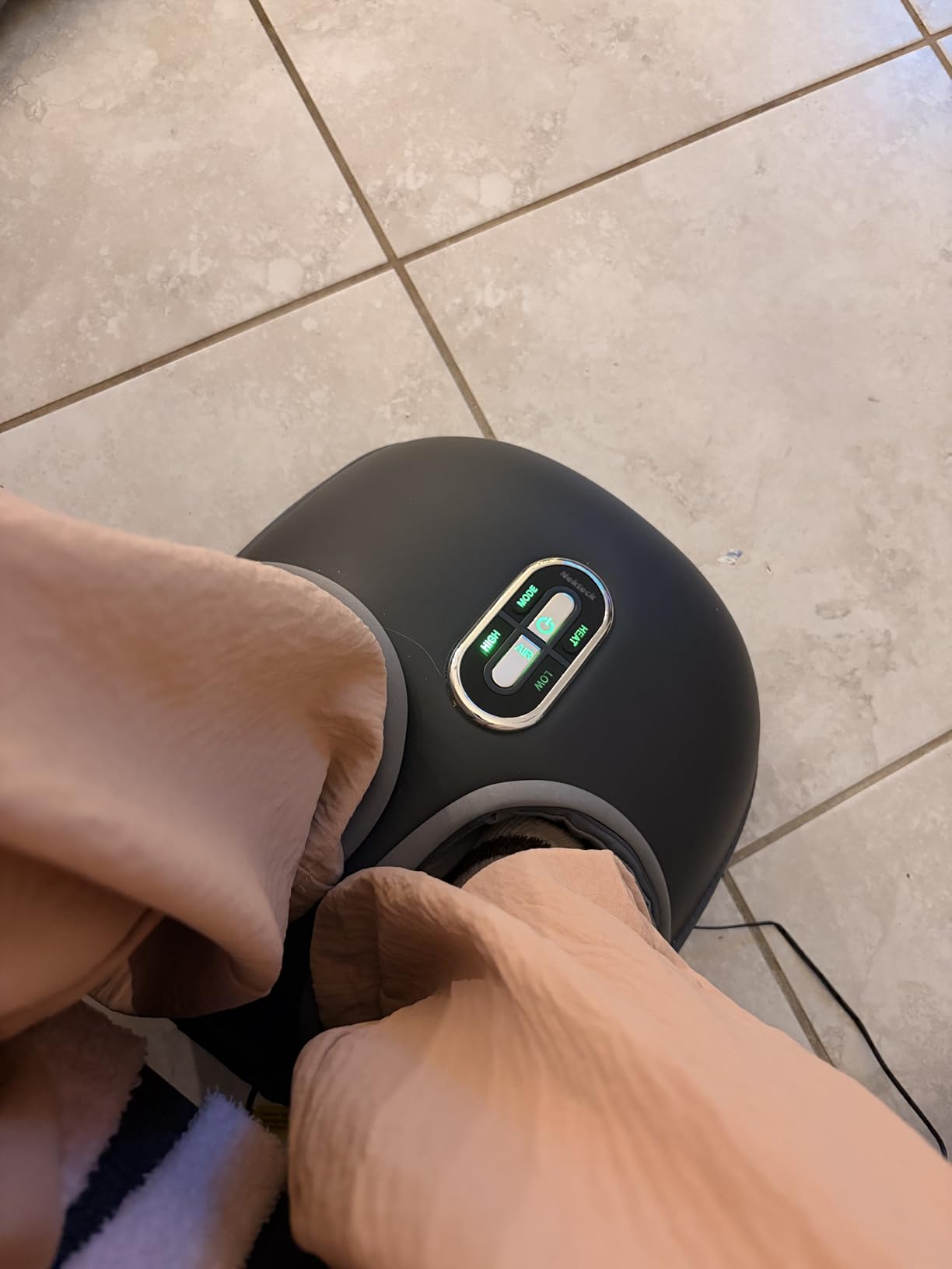 Nekteck Shiatsu Foot Massager with Heat [2026 Upgraded], 3 Modes Deep Kneading Therapy Air Compression, Feet Massage for Plantar Fasciitis, Relaxation Gifts for Men Women (FSA Eligible HSA Eligible) - Customer Photo 1