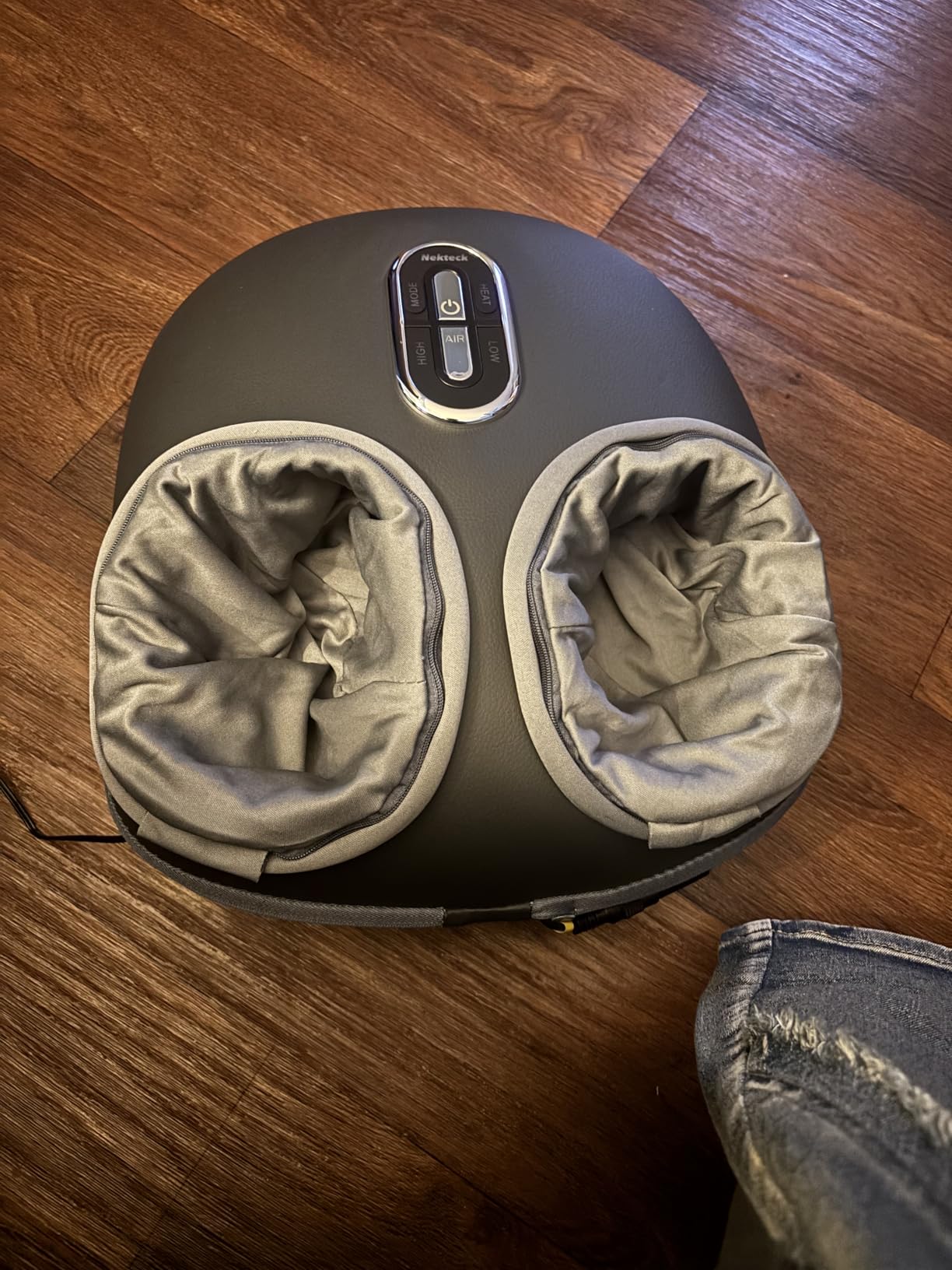 Nekteck Shiatsu Foot Massager with Heat [2026 Upgraded], 3 Modes Deep Kneading Therapy Air Compression, Feet Massage for Plantar Fasciitis, Relaxation Gifts for Men Women (FSA Eligible HSA Eligible) - Customer Photo 2