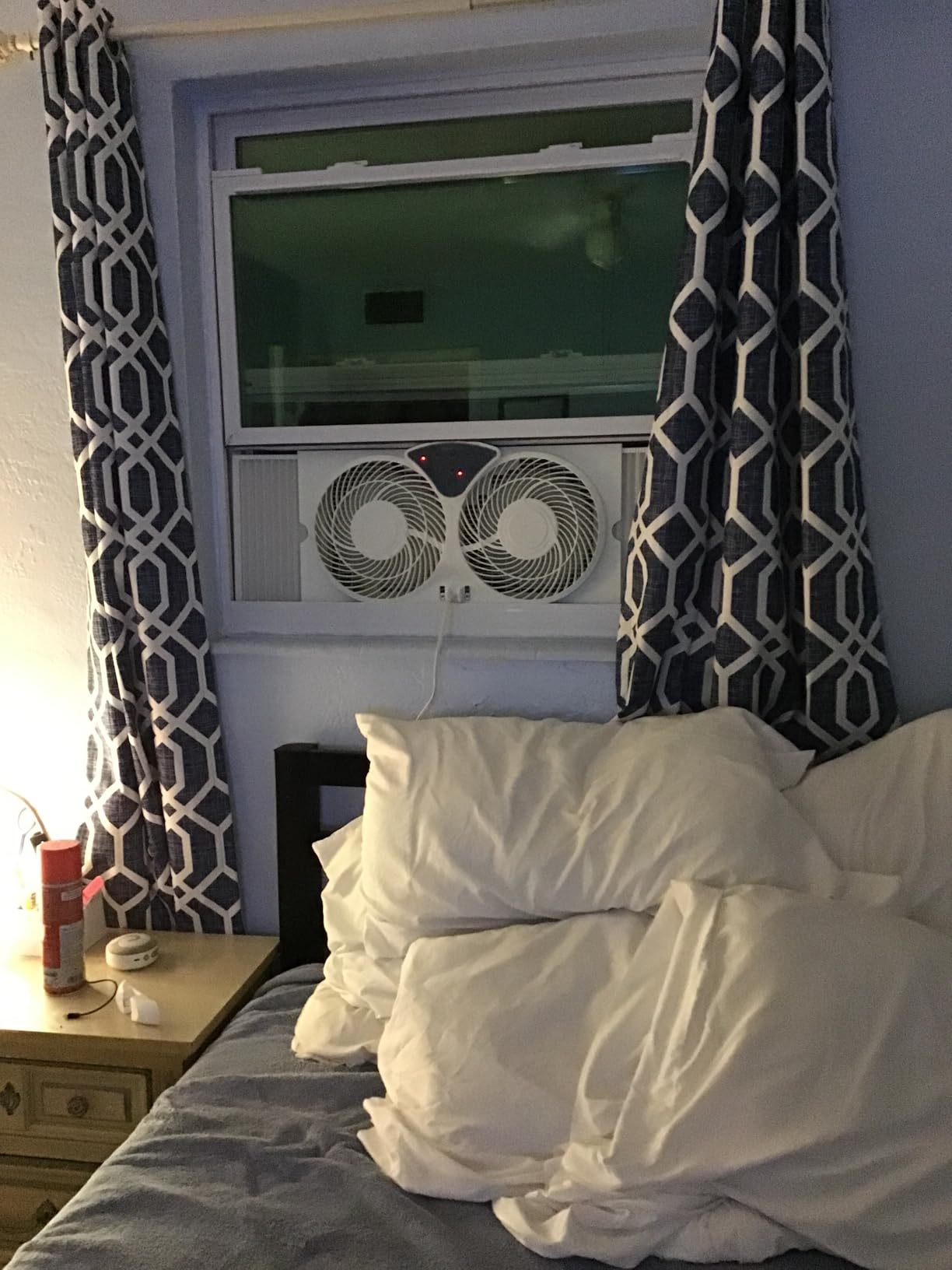 Amazon Basics Window Fans for Home Bedroom, Twin Heads, Cooling Airflow, Exhaust, Expandable Side Panel Basic Control, 2 Speeds, 68W, 9 inch, White - Customer Photo 2