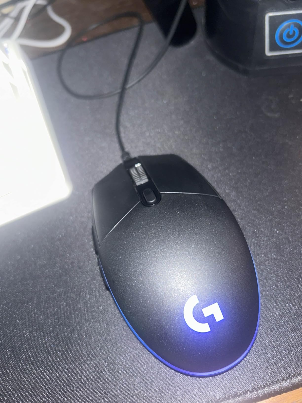 Logitech G203 Wired Gaming Mouse, 8,000 DPI, Rainbow Optical Effect LIGHTSYNC RGB, 6 Programmable Buttons, On-Board Memory, Screen Mapping, PC/Mac Computer and Laptop Compatible - Black - Customer Photo 2