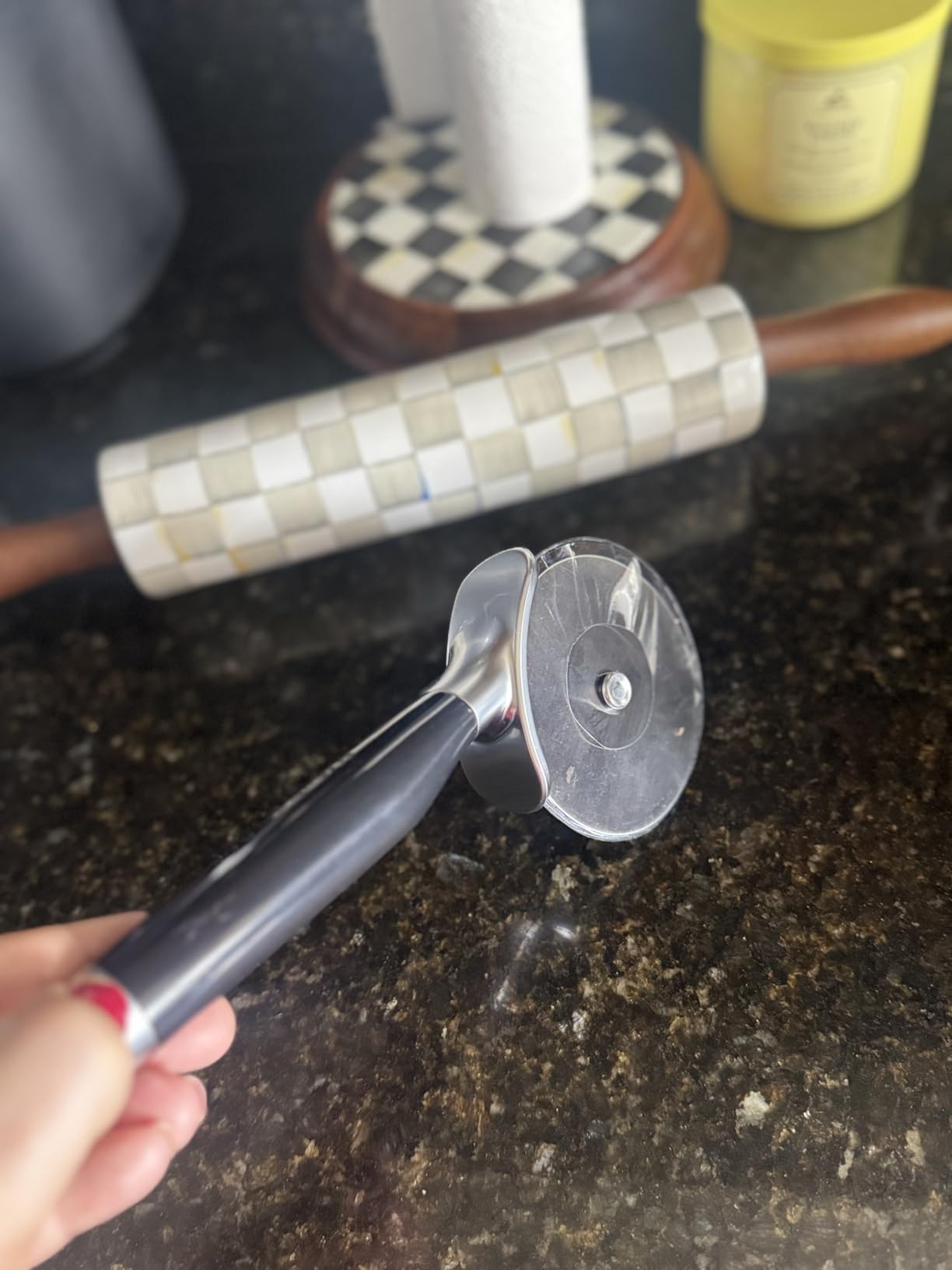 KitchenAid Classic Pizza Wheel with Sharp Blade For Cutting Through Crusts, Pies and More, Built In Finger Guard for Safety and Comfort Grip to Protect Fingers, Dishwasher Safe, 9-Inch, Black - Customer Photo 2