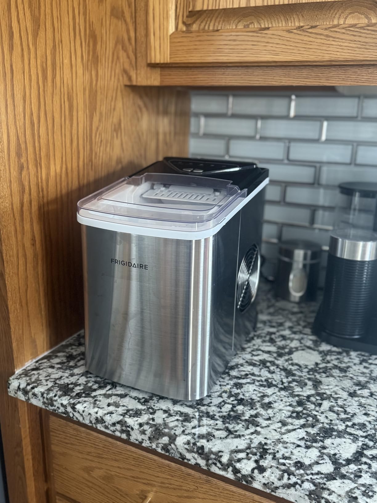 Frigidaire EFIC123-SSBLACK Compact Countertop Ice Maker, 26lbs of Ice per Day, Black Stainless customer photo 2