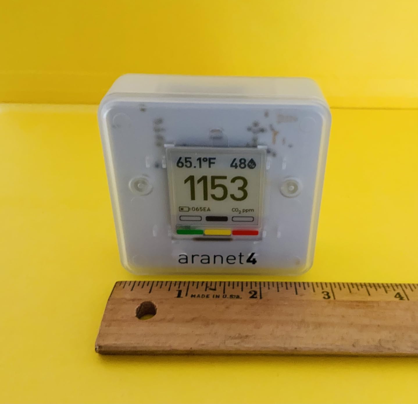 SAF Aranet4 Home: Wireless Indoor Air Quality Monitor for Office or School (CO2, Temperature, Humidity and More) Portable, Battery Powered, E-Ink Screen, App for Configuration & Data History - Customer Photo 2