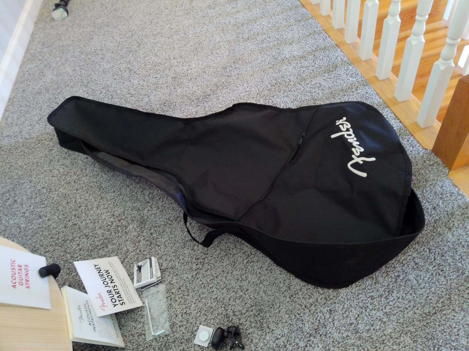 Fender California Debut Redondo Series Acoustic Guitar Pack, Beginner Guitar, 2-Year Warranty, Includes Gig Bag, Stand, and More, Natural Customer Review Fender California Debut Redondo Series Acoustic Guitar Pack, Beginner Guitar, 2-Year Warranty, Includes Gig Bag, Stand, and More, Natural - Customer Photo 2