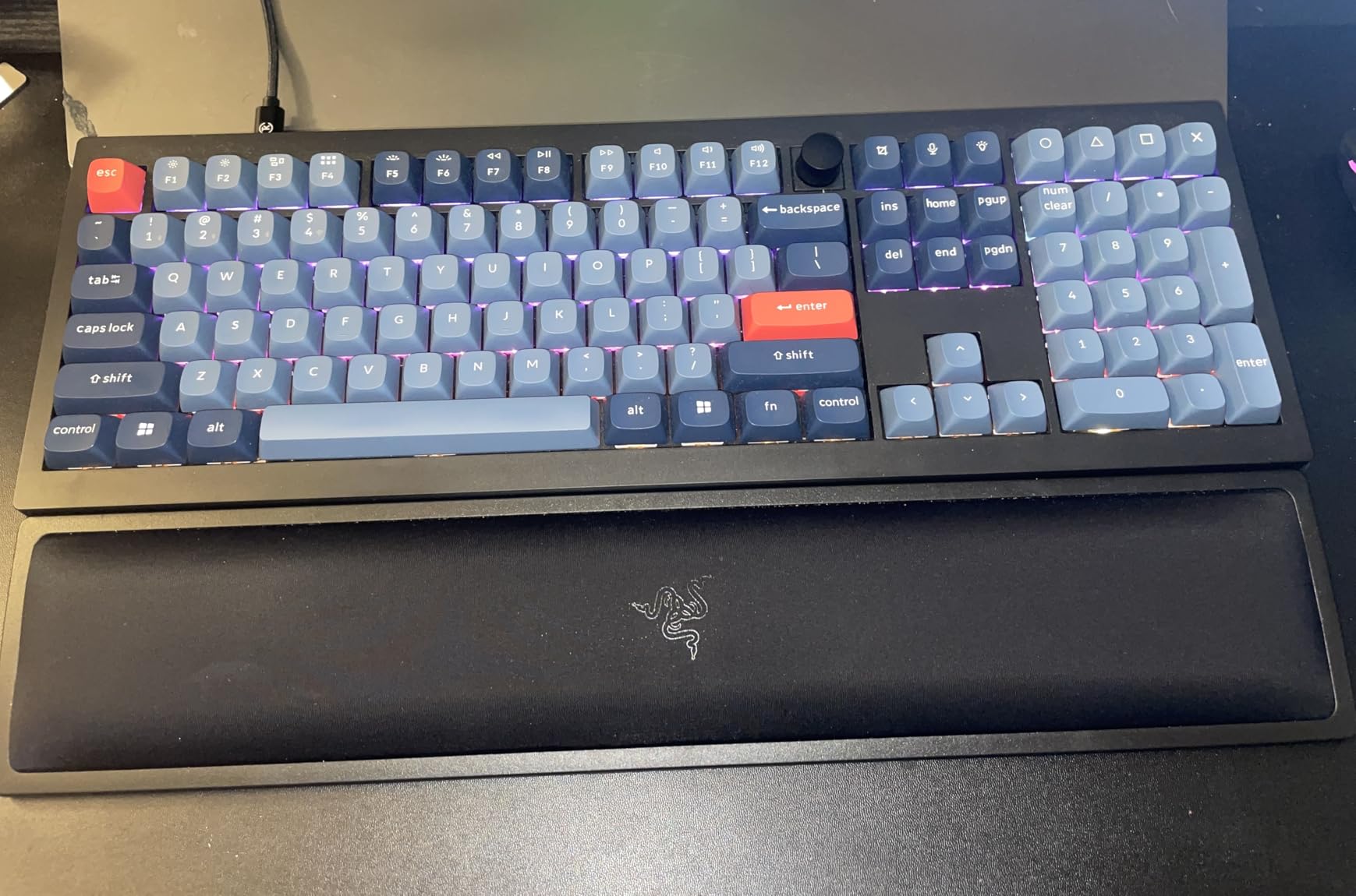 Razer Ergonomic Wrist Rest Pro for Full-Sized Keyboards: Cooling Gel Infused - Anti-Slip Rubber Base - Angled Incline - Classic Black - Customer Photo 2