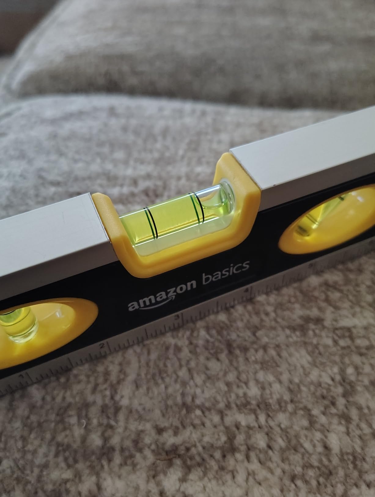 Amazon Basics 9-Inch Magnetic Torpedo Level and Ruler, 180/90/45 Degree Bubbles, Black - Customer Photo 2