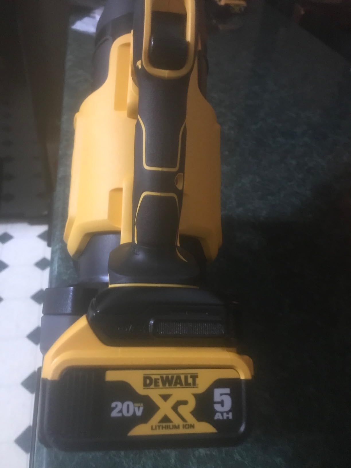 DEWALT 20V MAX* XR Leaf Blower, Cordless, Handheld, 125-MPH, 450-CFM (Tool Only-Battery & Charger not Included) Customer Review DEWALT 20V MAX* XR Leaf Blower, Cordless, Handheld, 125-MPH, 450-CFM (Tool Only-Battery & Charger not Included) - Customer Photo 2