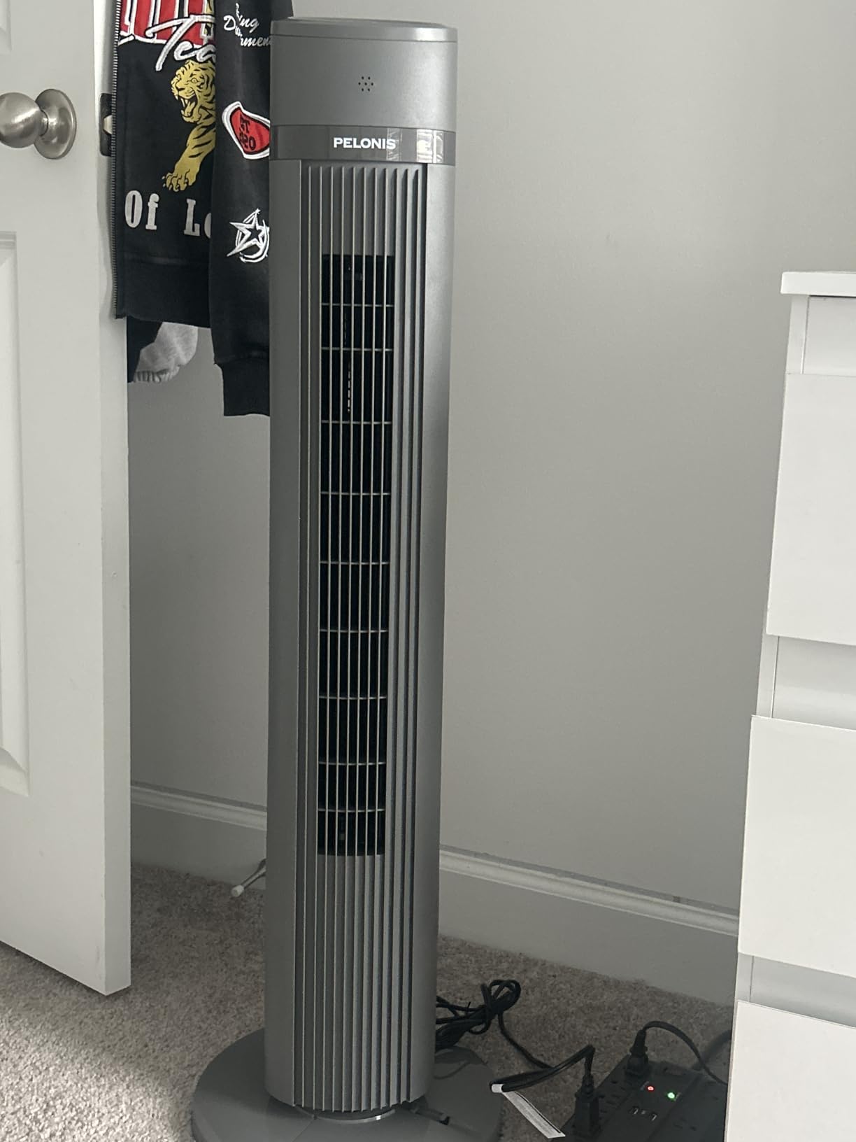 PELONIS 40-inch Bladeless Tower Fan for Bedroom, Standing Fan with Remote Control, 26ft/s, 90° Oscillation, 3 Speed Settings, 27 dB, 3 Modes, 15-Hour Timer, LED Display, Fan that Blows Cold Air, Black Customer Review PELONIS 40-inch Bladeless Tower Fan for Bedroom, Standing Fan with Remote Control, 26ft/s, 90° Oscillation, 3 Speed Settings, 27 dB, 3 Modes, 15-Hour Timer, LED Display, Fan that Blows Cold Air, Black - Customer Photo 1