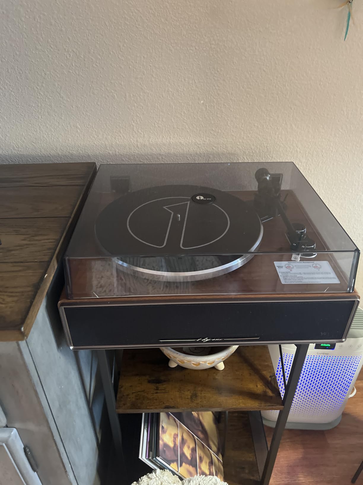 1 by ONE High Fidelity Belt Drive Turntable with Built-in Speakers, Vinyl Record Player with Magnetic Cartridge, Wireless Playback and Aux-in Functionality, Auto Off Customer Review 1 by ONE High Fidelity Belt Drive Turntable with Built-in Speakers, Vinyl Record Player with Magnetic Cartridge, Wireless Playback and Aux-in Functionality, Auto Off - Customer Photo 1