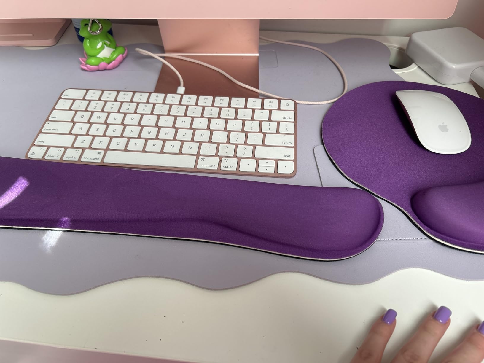 KTRIO Ergonomic Keyboard Wrist Rest and Mouse Pad with Wrist Rest Set, Memory Foam Wrist Support for Typing, Gaming, Office and Home Use, Black - Customer Photo 1